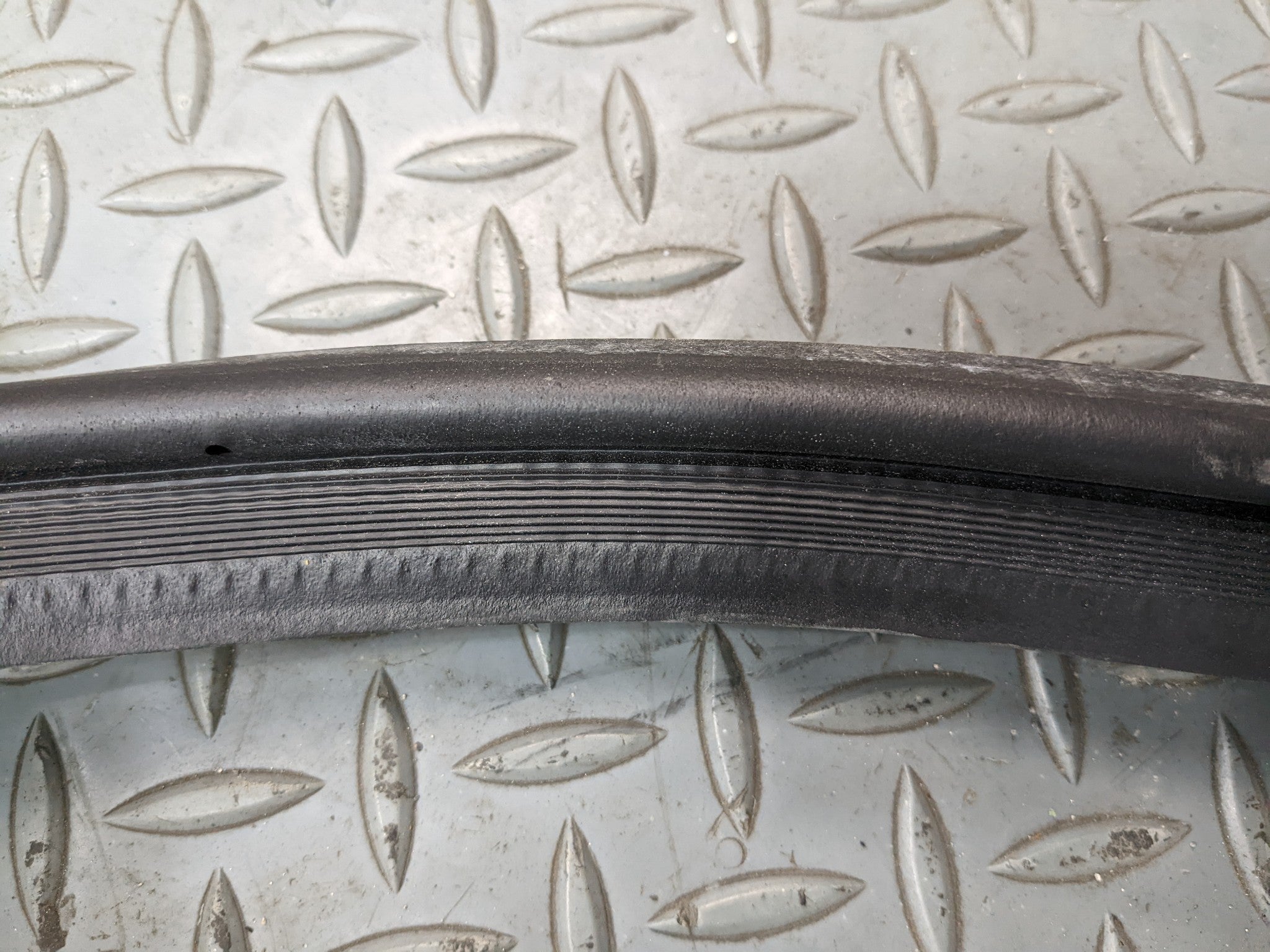 2012 - 2014 HYUNDAI AZERA OEM DOOR SEAL WEATHER STRIPPING RUBBER TRUNK