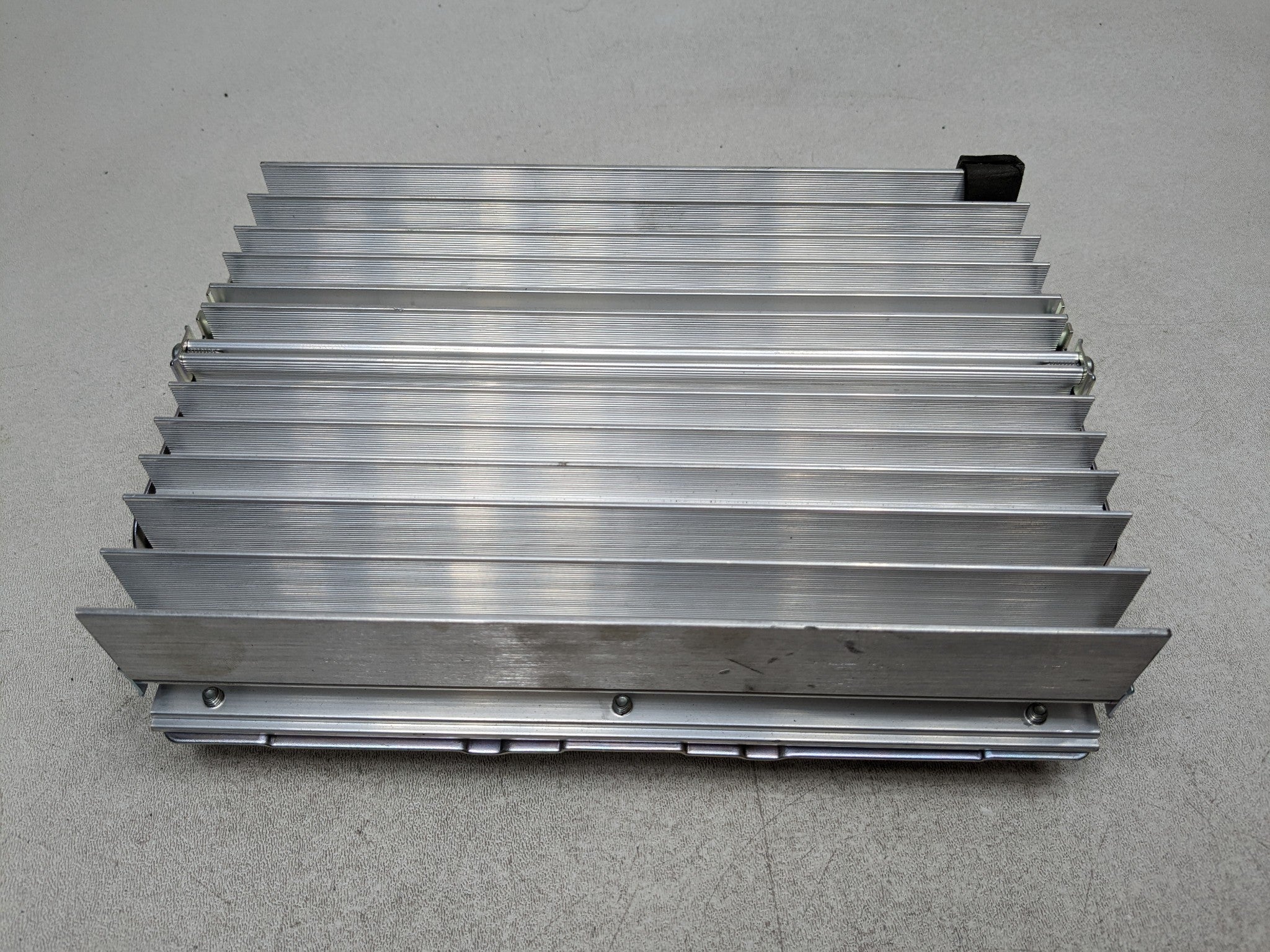 2012 - 2014 HYUNDAI AZERA OEM JBL AUDIO RADIO STEREO FACTORY AMPLIFIER UNIT