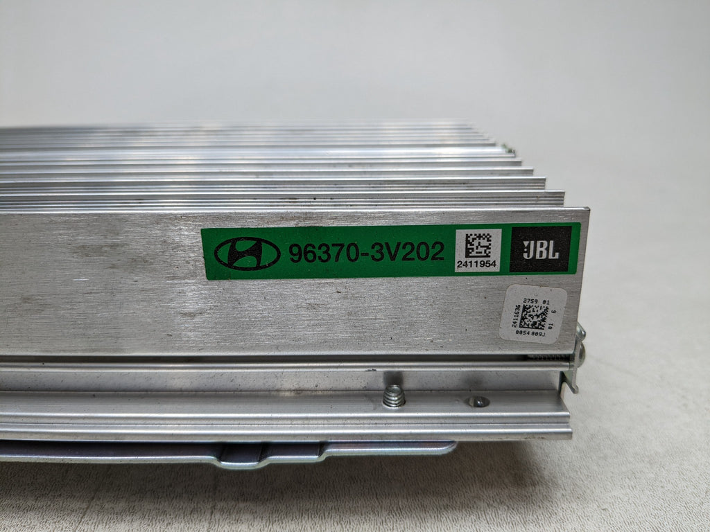 2012 - 2014 HYUNDAI AZERA OEM JBL AUDIO RADIO STEREO FACTORY AMPLIFIER UNIT