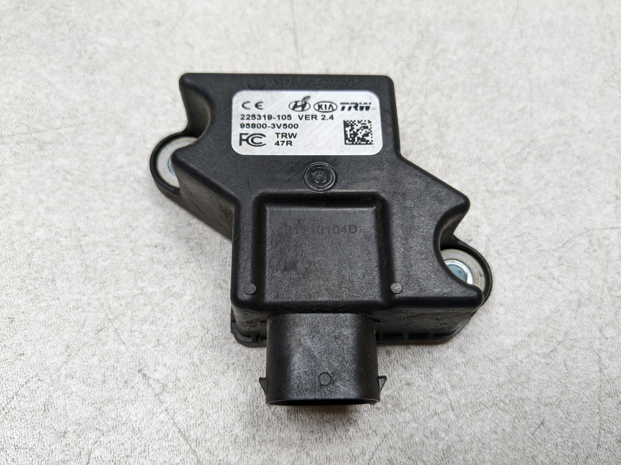 2012 - 2014 HYUNDAI AZERA OEM TIRE PRESSURE MONITOR SENSOR CONTROL MODULE UNIT