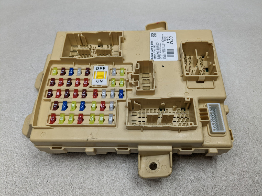 2012 - 2014 HYUNDAI AZERA OEM CABIN FUSE BOX INTERIOR RELAY JUNCTION BLOCK UNIT