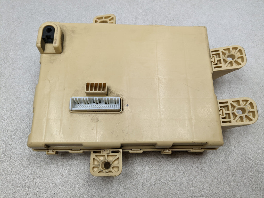 2012 - 2014 HYUNDAI AZERA OEM CABIN FUSE BOX INTERIOR RELAY JUNCTION BLOCK UNIT