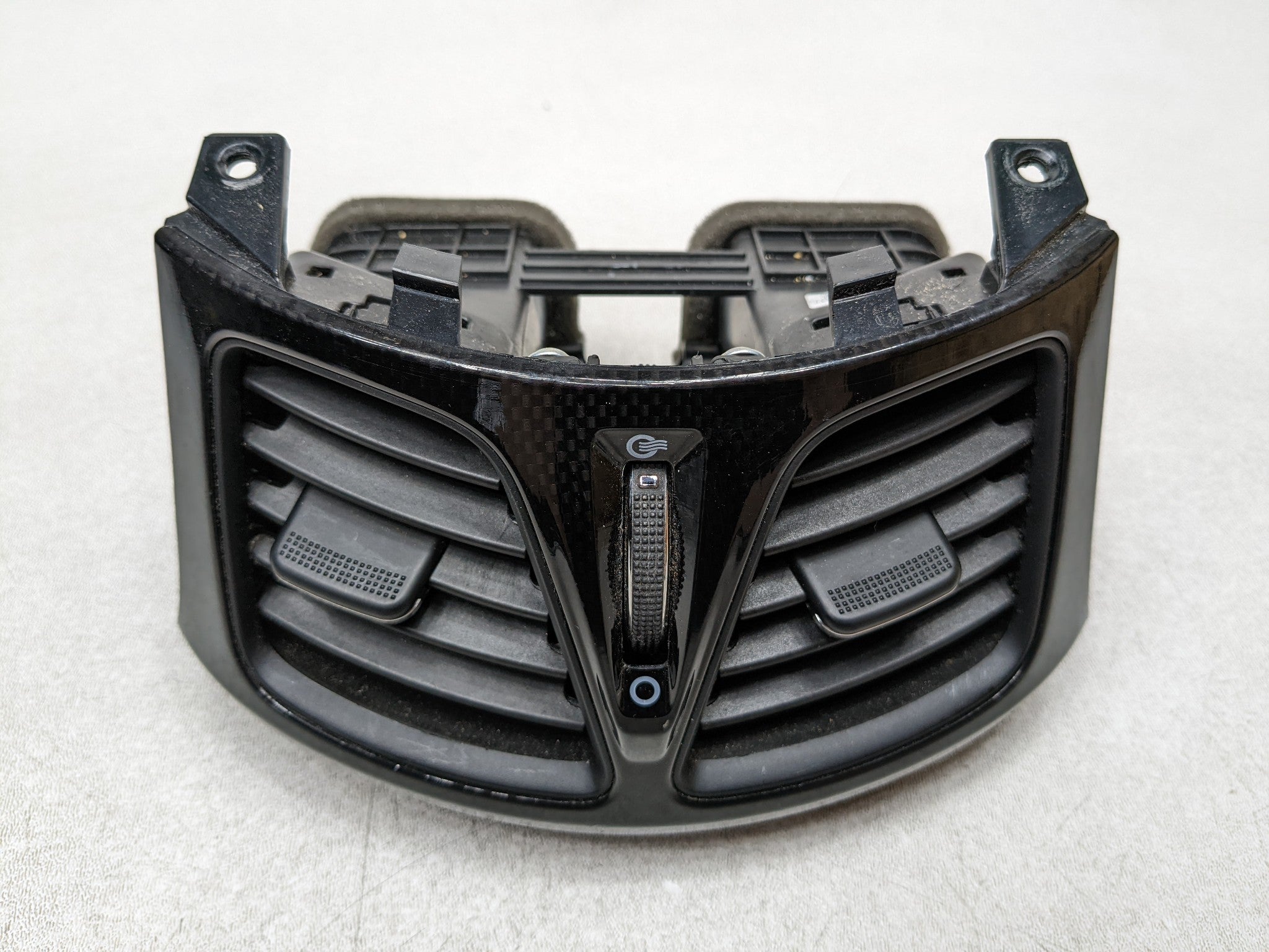 2012 - 2014 HYUNDAI AZERA OEM AC AIR CONDITIONING HEATER AIR VENT UNIT REAR