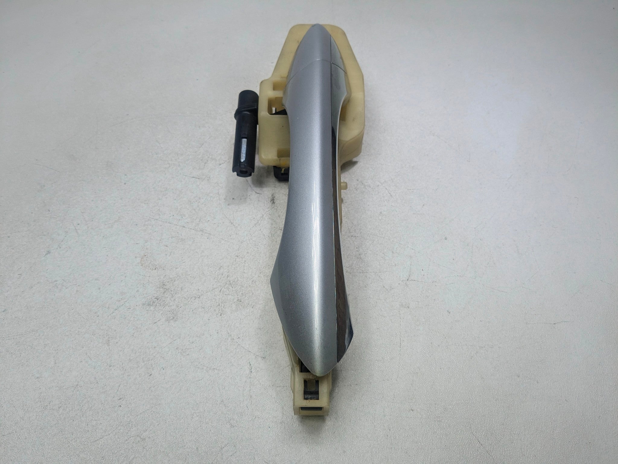 2012 - 2014 HYUNDAI AZERA OEM EXTERIOR DOOR HANDLE REAR RIGHT PASSENGER SIDE