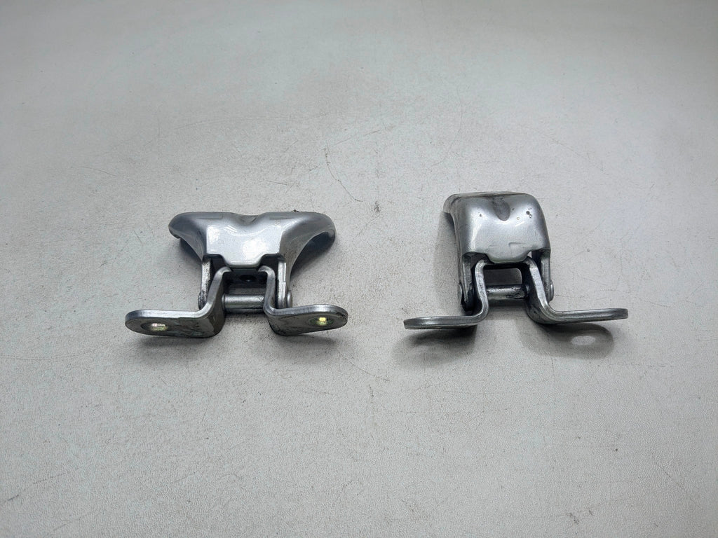 2012 - 2014 HYUNDAI AZERA OEM DOOR HINGE SET UPPER AND LOWER REAR RIGHT SIDE
