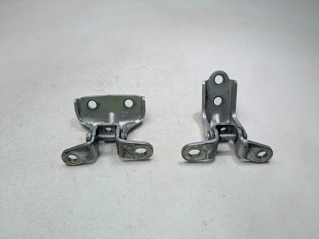 2012 - 2014 HYUNDAI AZERA OEM DOOR HINGE SET UPPER AND LOWER REAR RIGHT SIDE