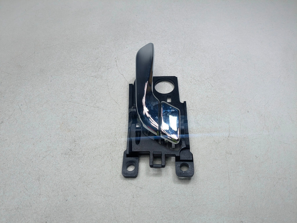 2012 - 2014 HYUNDAI AZERA OEM INTERIOR DOOR HANDLE REAR RIGHT PASSENGER SIDE