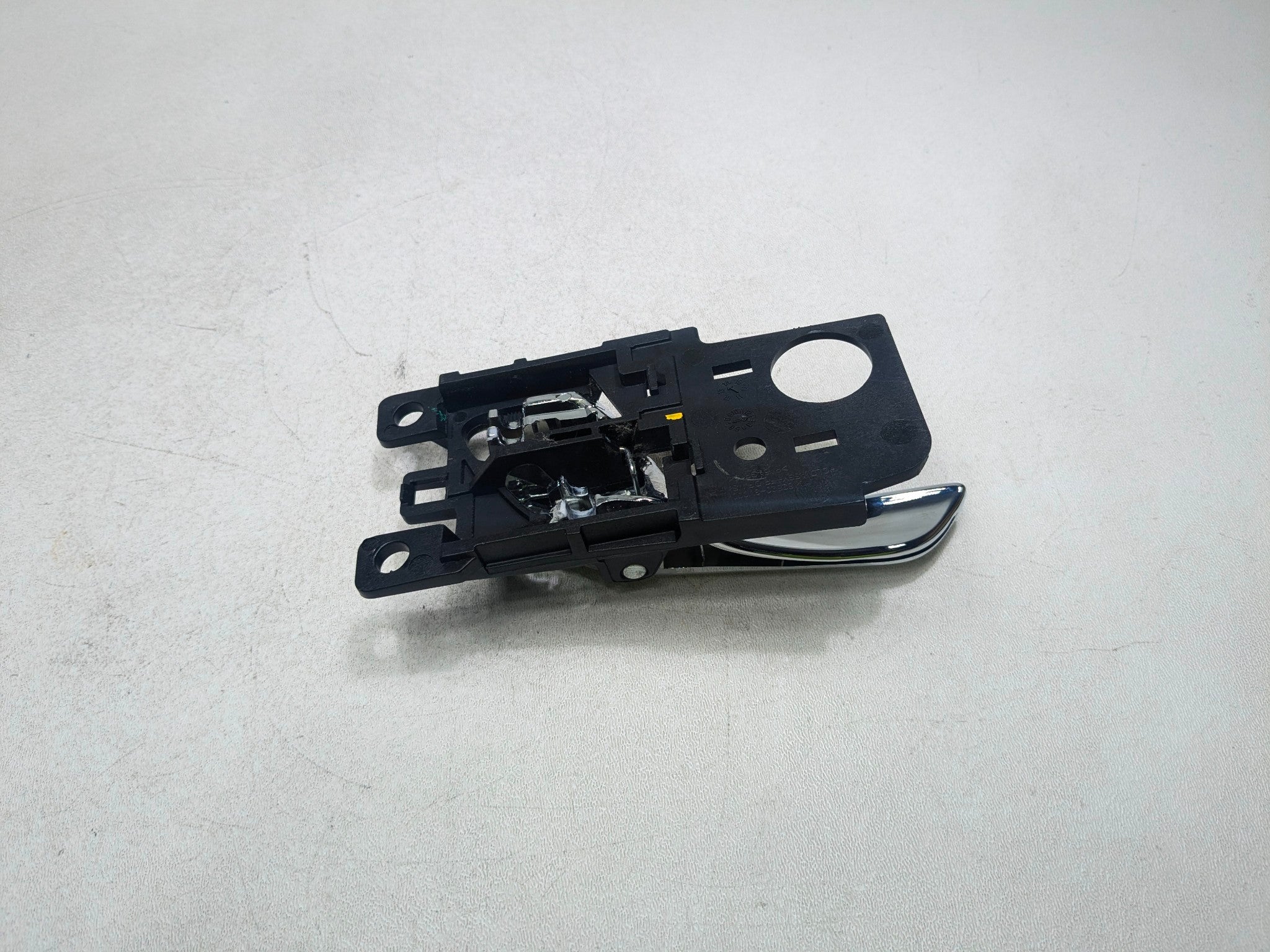 2012 - 2014 HYUNDAI AZERA OEM INTERIOR DOOR HANDLE REAR RIGHT PASSENGER SIDE