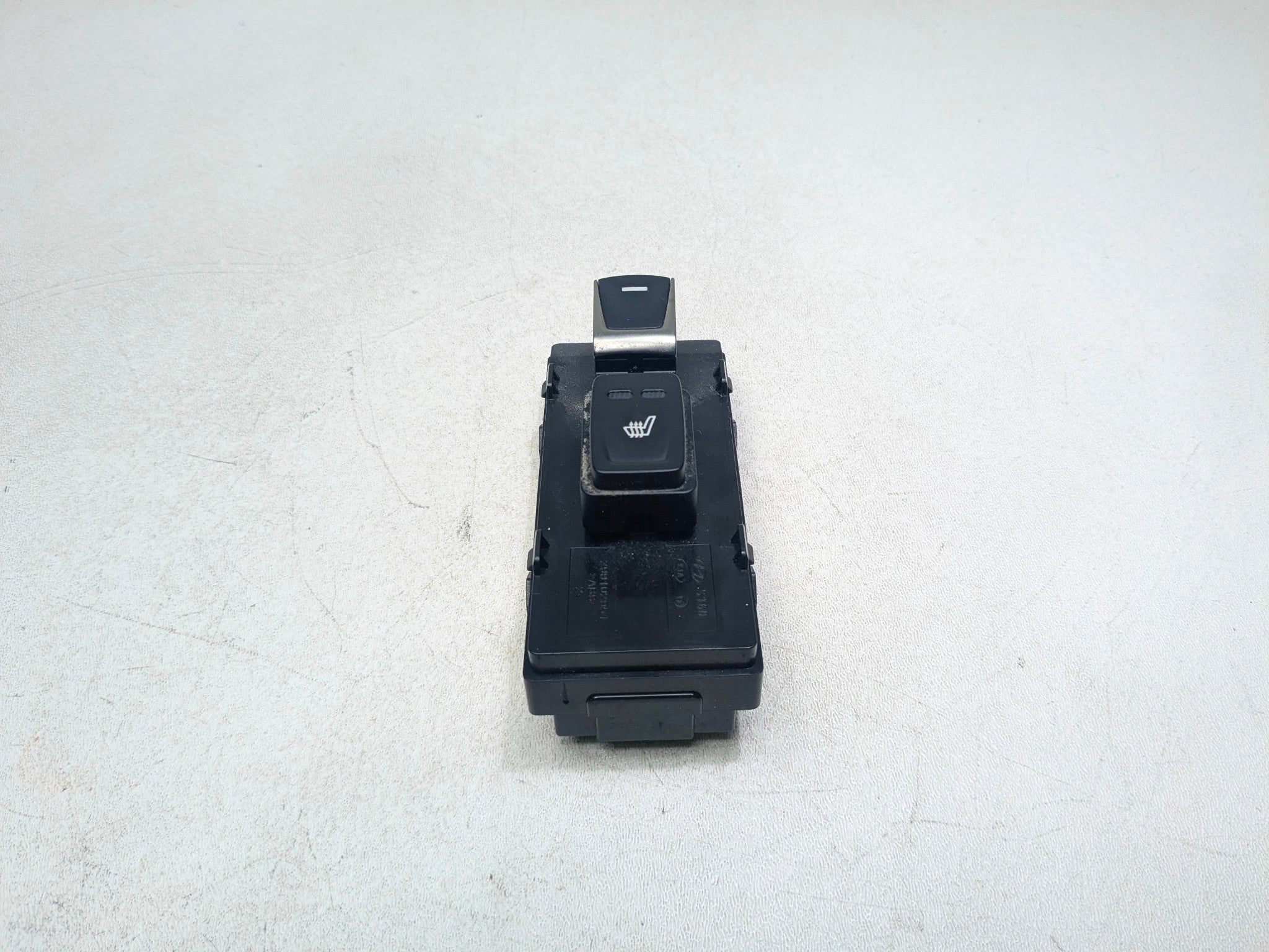 2012 - 2014 HYUNDAI AZERA OEM DOOR CONTROL SWITCH REAR RIGHT PASSENGER SIDE