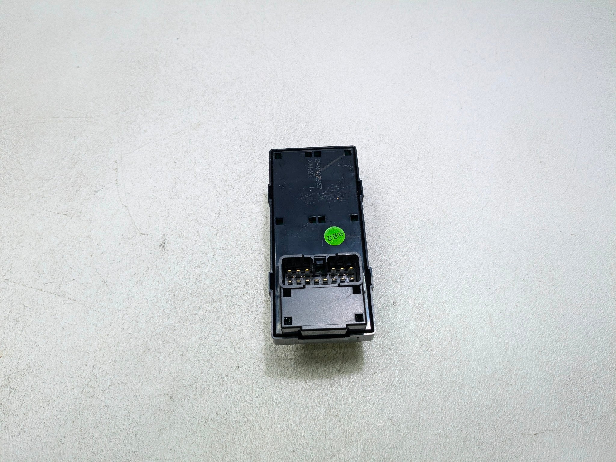 2012 - 2014 HYUNDAI AZERA OEM DOOR CONTROL SWITCH REAR RIGHT PASSENGER SIDE