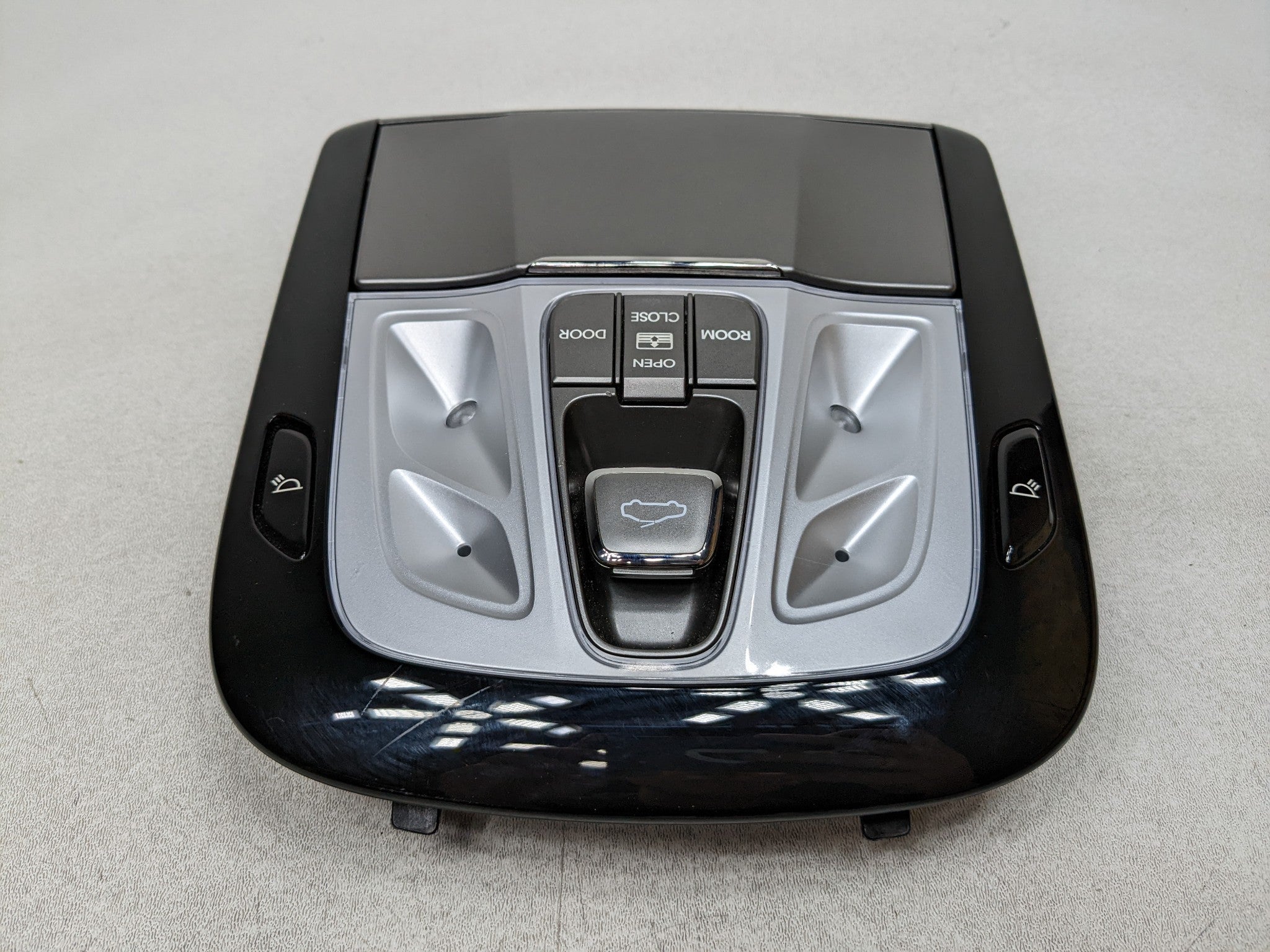 2012 - 2014 HYUNDAI AZERA OEM INTERIOR LIGHT ASSEMBLY FRONT OVERHEAD UPPER ROOF