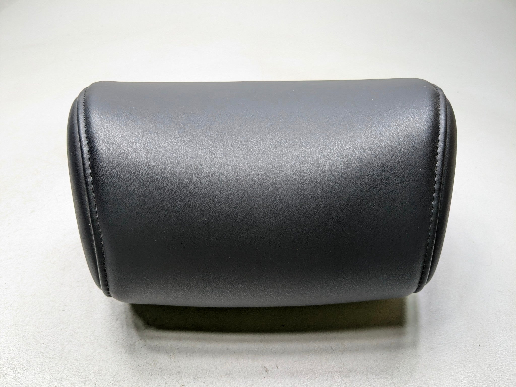2012 - 2014 HYUNDAI AZERA OEM HEADREST SEAT REAR RIGHT SIDE LEATHER BLACK