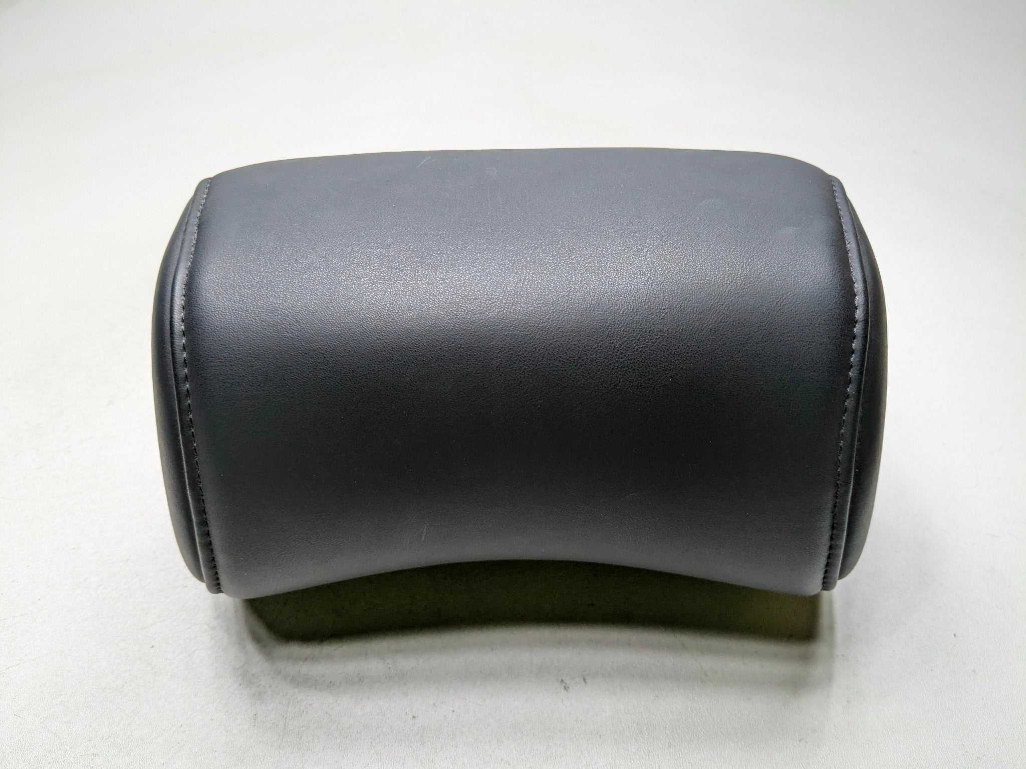 2012 - 2014 HYUNDAI AZERA OEM HEADREST SEAT REAR RIGHT SIDE LEATHER BLACK