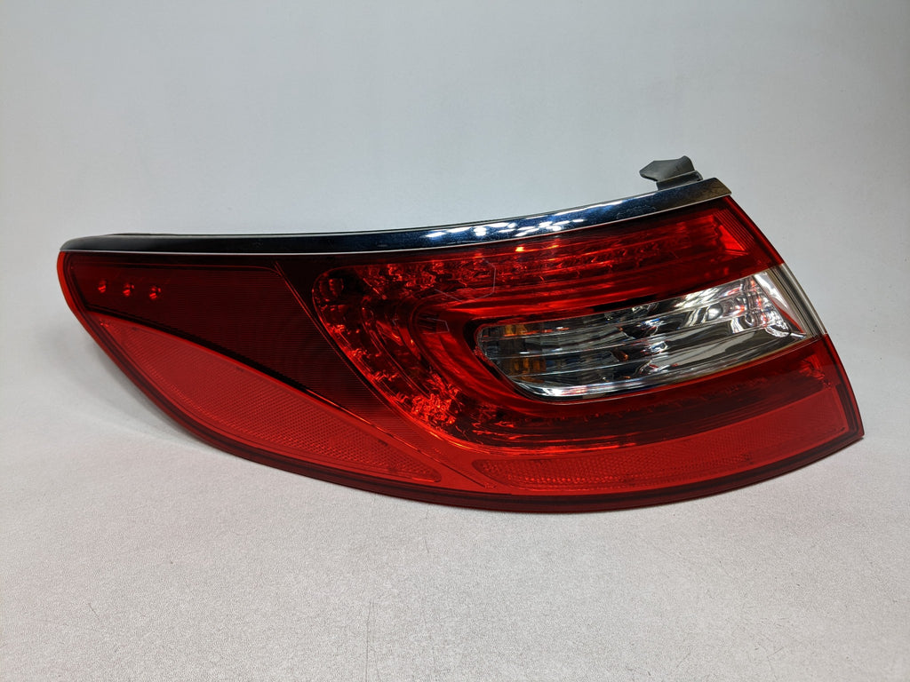2012 - 2014 HYUNDAI AZERA OEM TAIL LIGHT ASSEMBLY QUARTER MOUNTED REAR LEFT SIDE