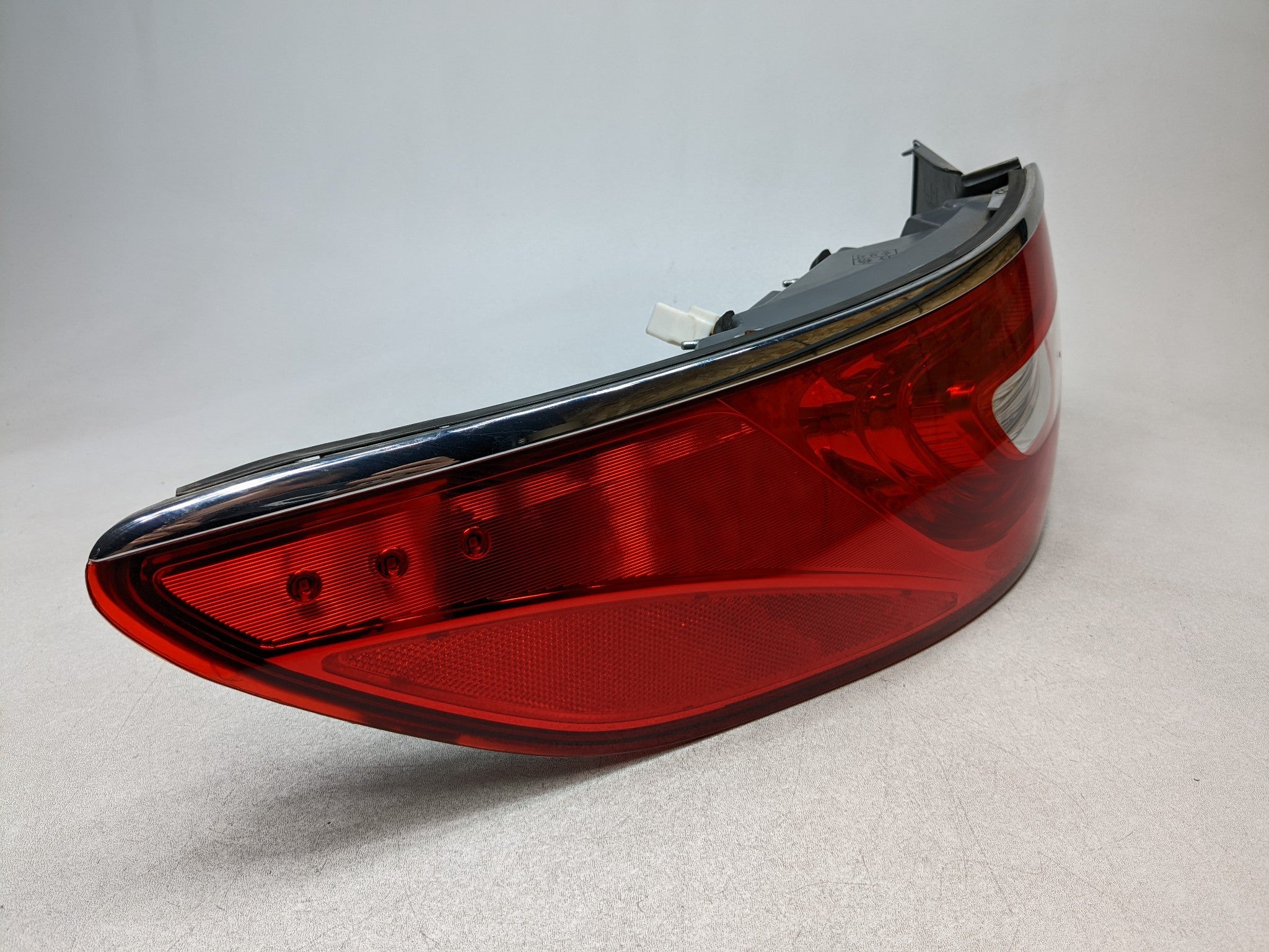 2012 - 2014 HYUNDAI AZERA OEM TAIL LIGHT ASSEMBLY QUARTER MOUNTED REAR LEFT SIDE