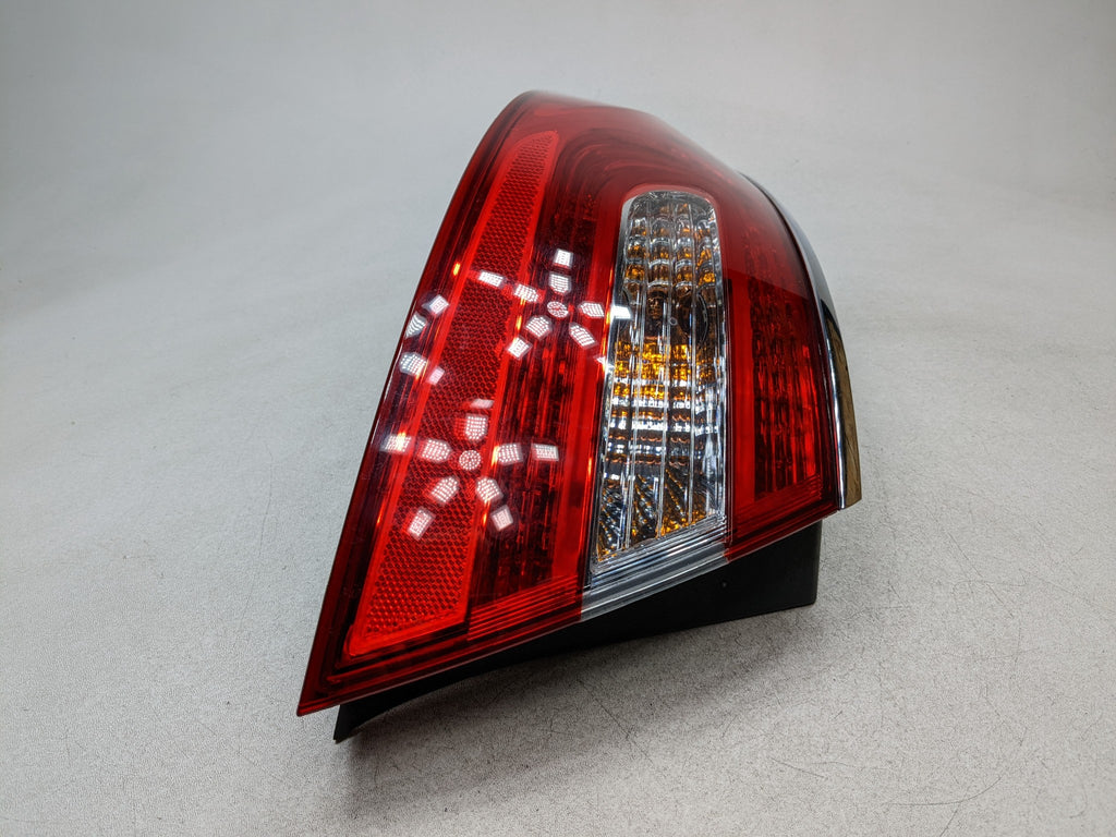 2012 - 2014 HYUNDAI AZERA OEM TAIL LIGHT ASSEMBLY QUARTER MOUNTED REAR LEFT SIDE