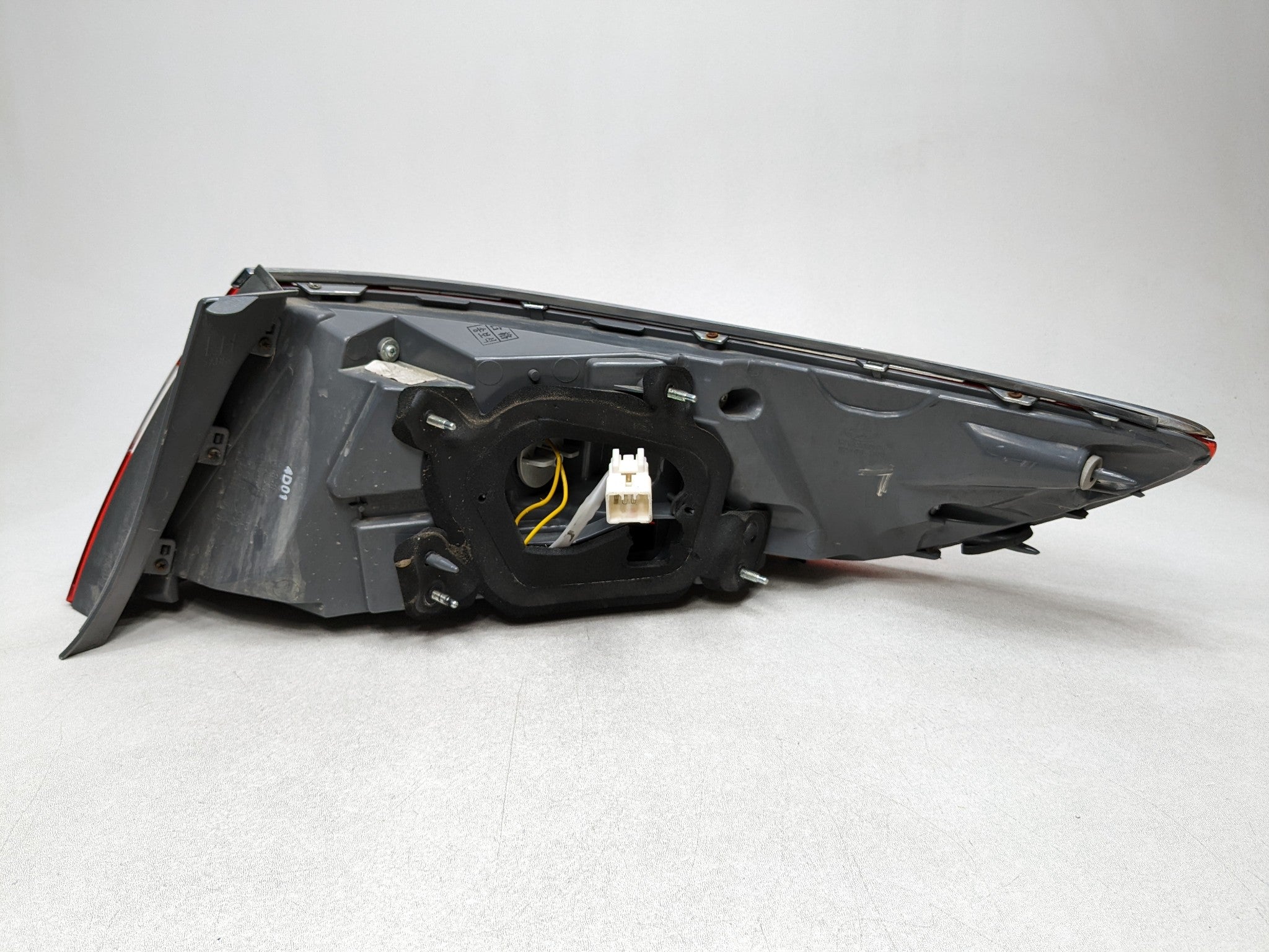 2012 - 2014 HYUNDAI AZERA OEM TAIL LIGHT ASSEMBLY QUARTER MOUNTED REAR LEFT SIDE