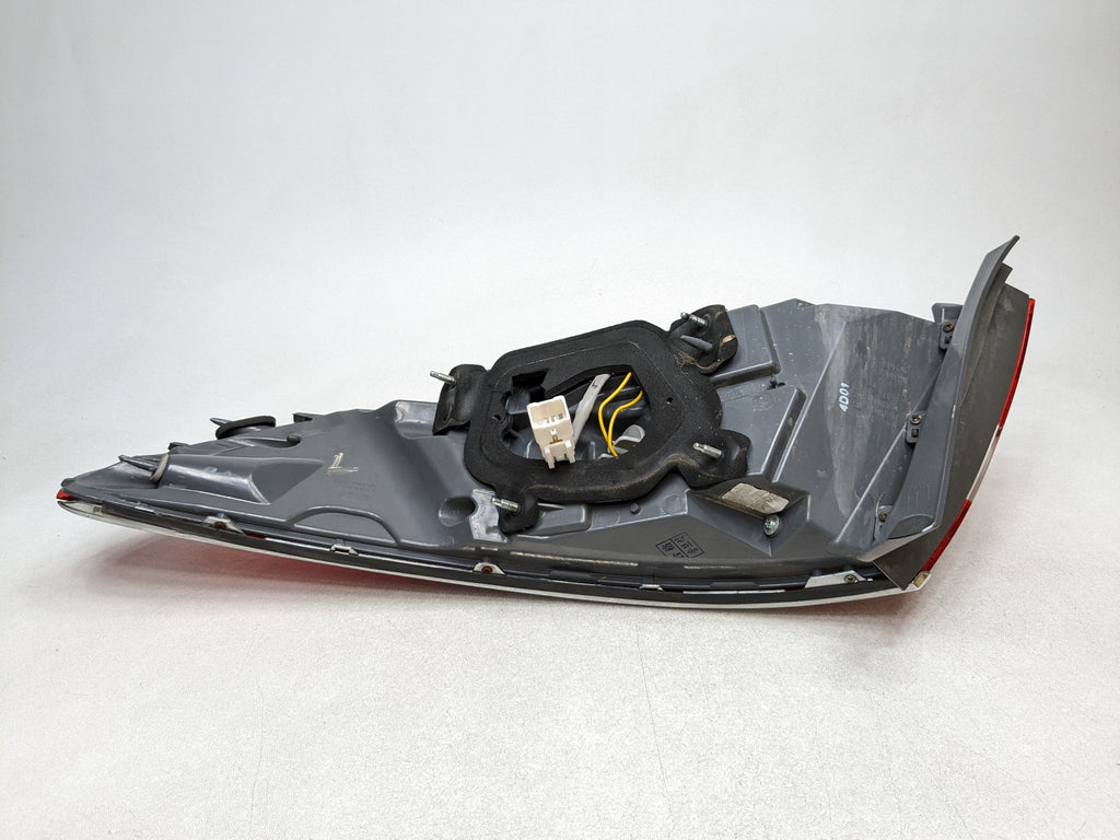 2012 - 2014 HYUNDAI AZERA OEM TAIL LIGHT ASSEMBLY QUARTER MOUNTED REAR LEFT SIDE