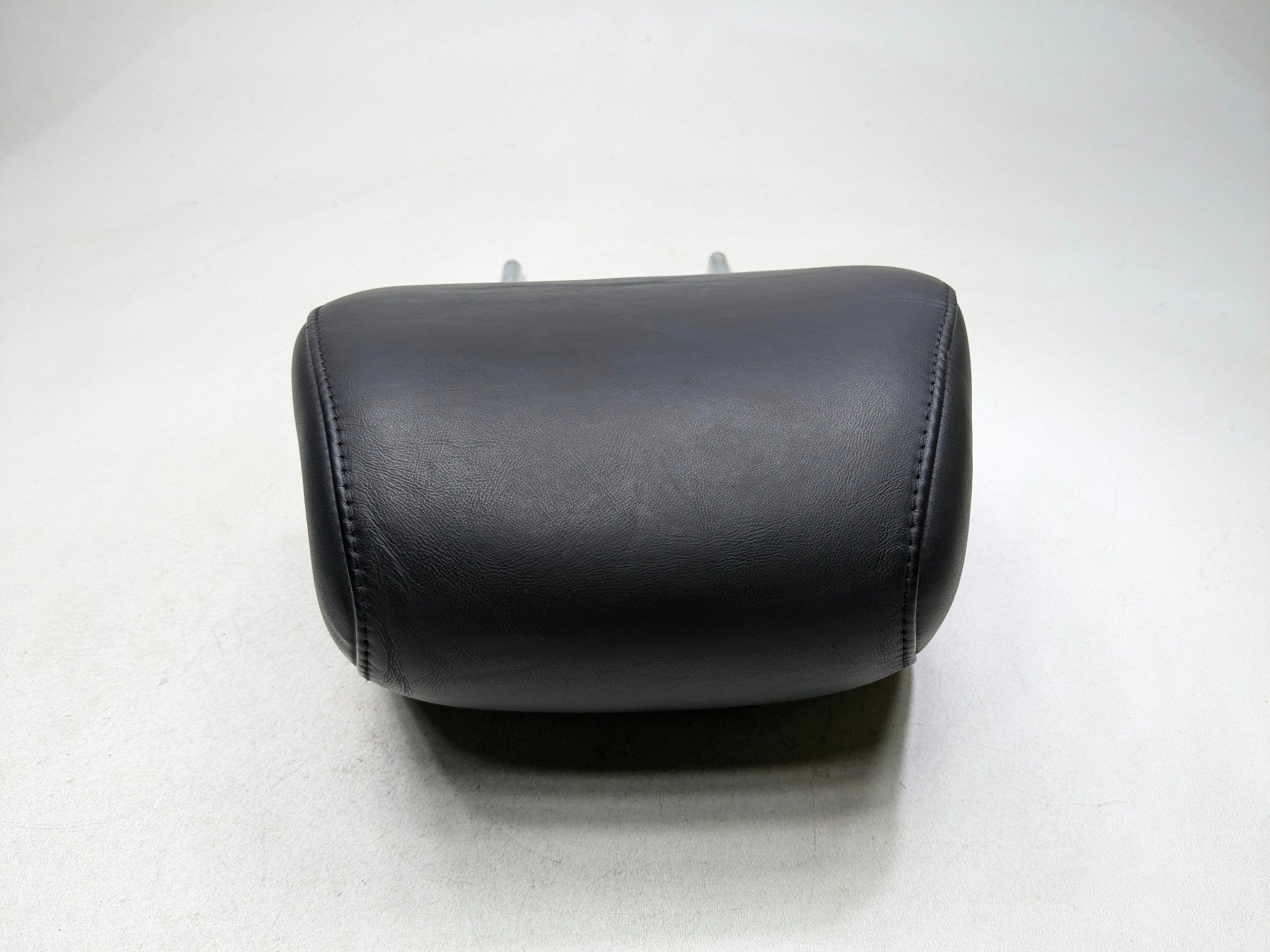 2012 - 2014 HYUNDAI AZERA OEM HEADREST SEAT FRONT RIGHT SIDE LEATHER BLACK