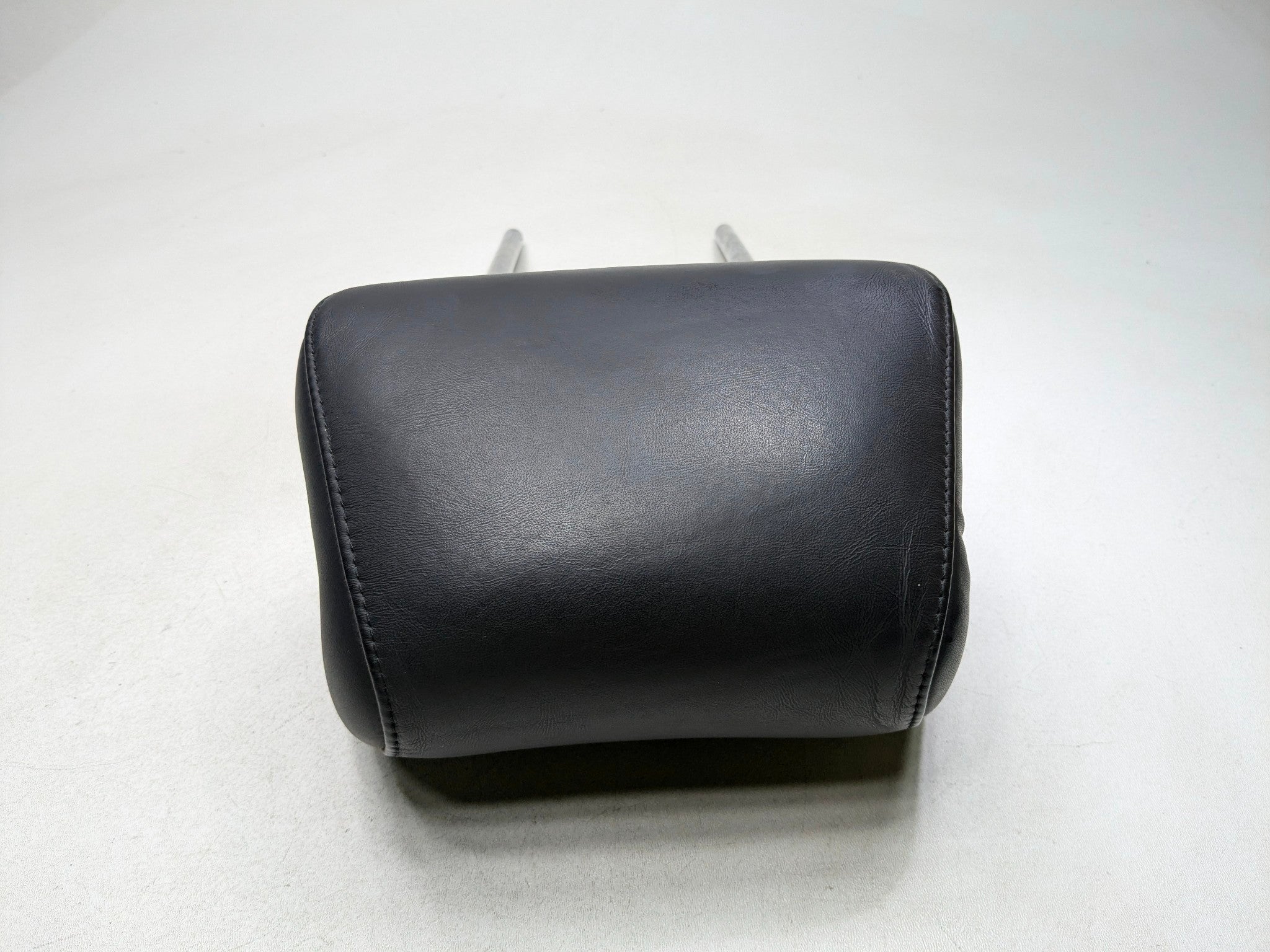 2012 - 2014 HYUNDAI AZERA OEM HEADREST SEAT FRONT RIGHT SIDE LEATHER BLACK