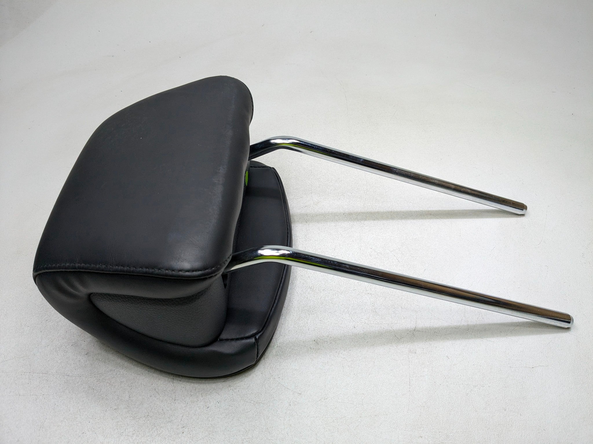 2012 - 2014 HYUNDAI AZERA OEM HEADREST SEAT FRONT LEFT SIDE LEATHER BLACK