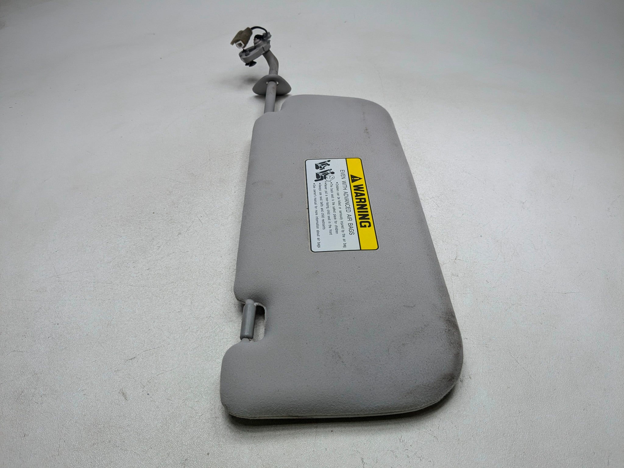 2012 - 2014 HYUNDAI AZERA OEM SUN VISOR INTERIOR UPPER ROOF FRONT LEFT SIDE