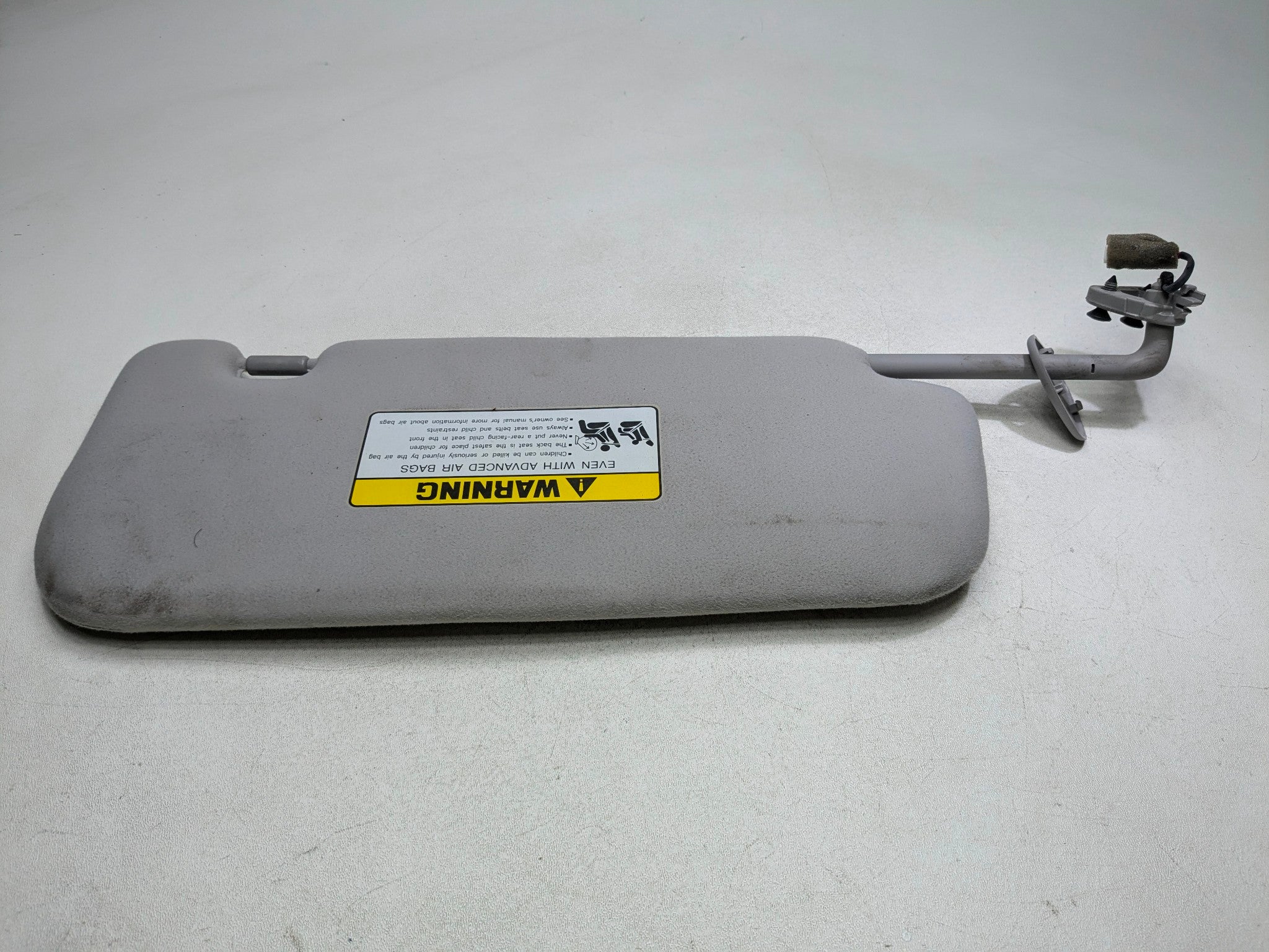 2012 - 2014 HYUNDAI AZERA OEM SUN VISOR INTERIOR UPPER ROOF FRONT LEFT SIDE