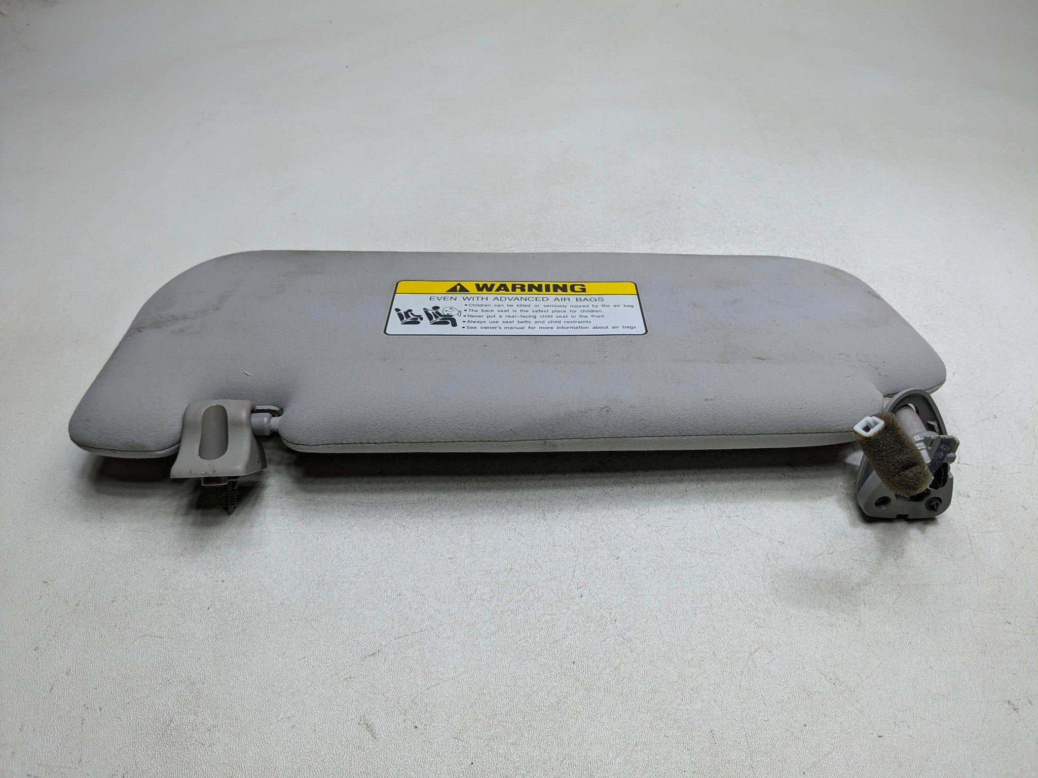 2012 - 2014 HYUNDAI AZERA OEM SUN VISOR INTERIOR UPPER ROOF FRONT RIGHT SIDE