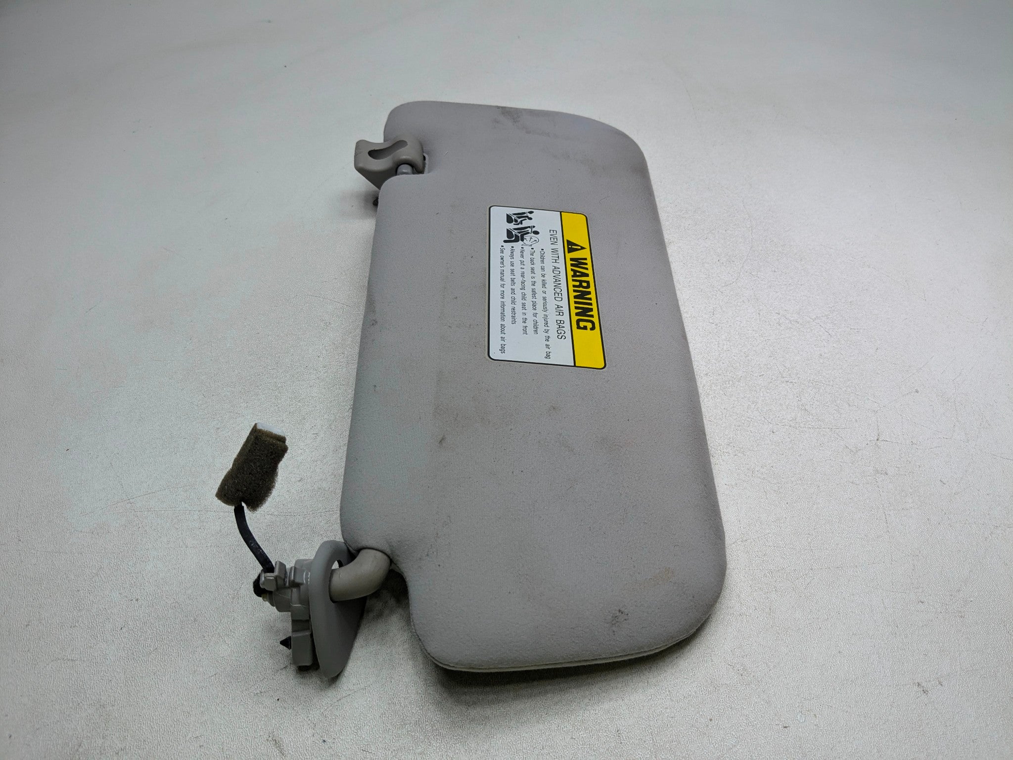 2012 - 2014 HYUNDAI AZERA OEM SUN VISOR INTERIOR UPPER ROOF FRONT RIGHT SIDE