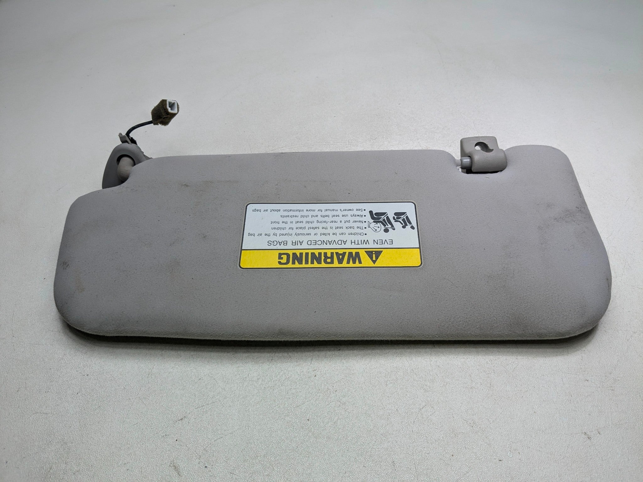 2012 - 2014 HYUNDAI AZERA OEM SUN VISOR INTERIOR UPPER ROOF FRONT RIGHT SIDE