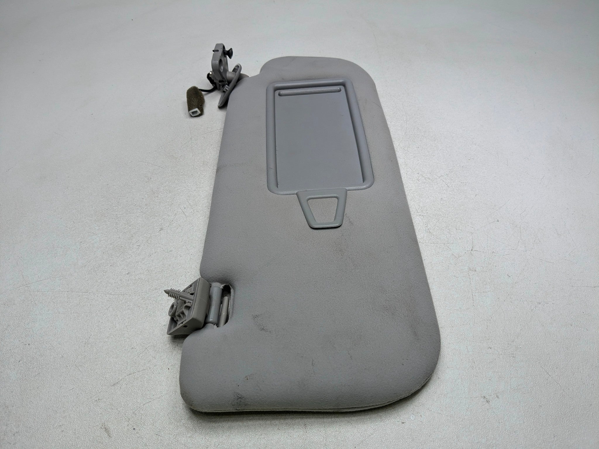 2012 - 2014 HYUNDAI AZERA OEM SUN VISOR INTERIOR UPPER ROOF FRONT RIGHT SIDE