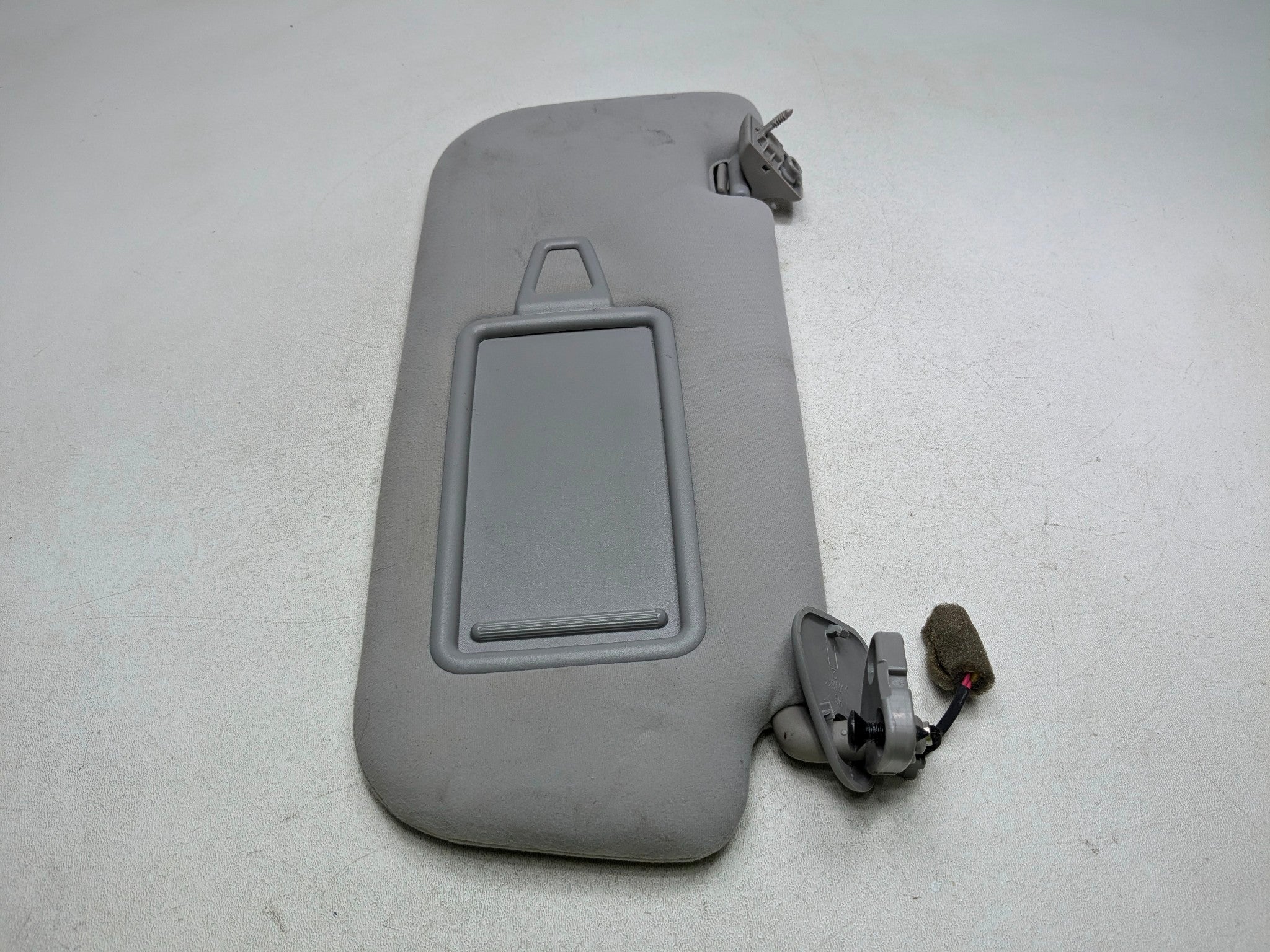 2012 - 2014 HYUNDAI AZERA OEM SUN VISOR INTERIOR UPPER ROOF FRONT RIGHT SIDE