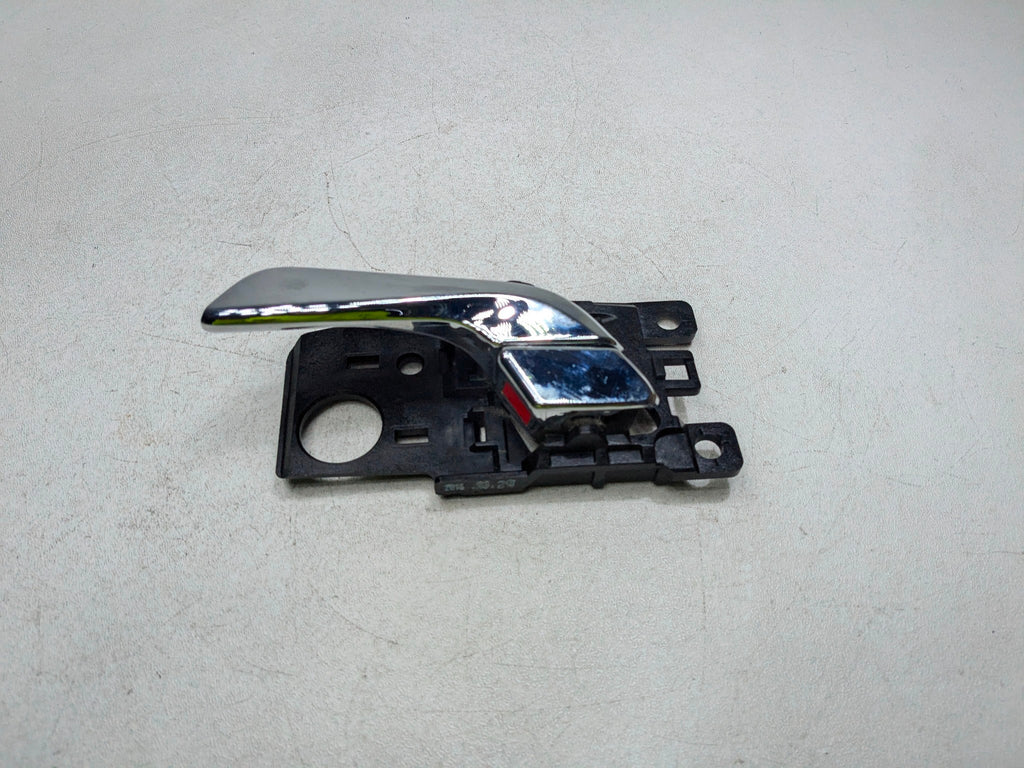 2012 - 2014 HYUNDAI AZERA OEM INTERIOR DOOR HANDLE REAR LEFT DRIVER SIDE