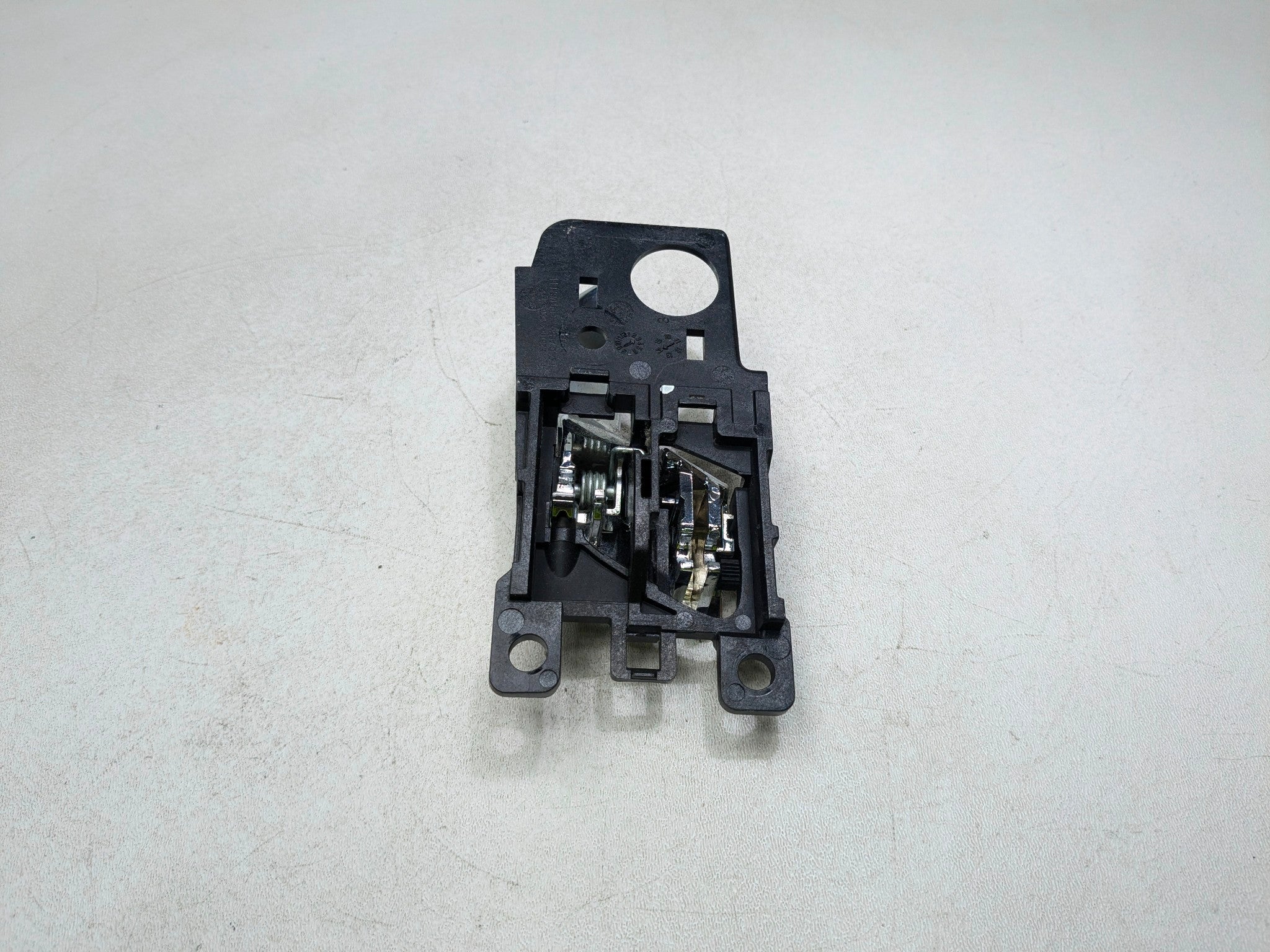 2012 - 2014 HYUNDAI AZERA OEM INTERIOR DOOR HANDLE REAR LEFT DRIVER SIDE