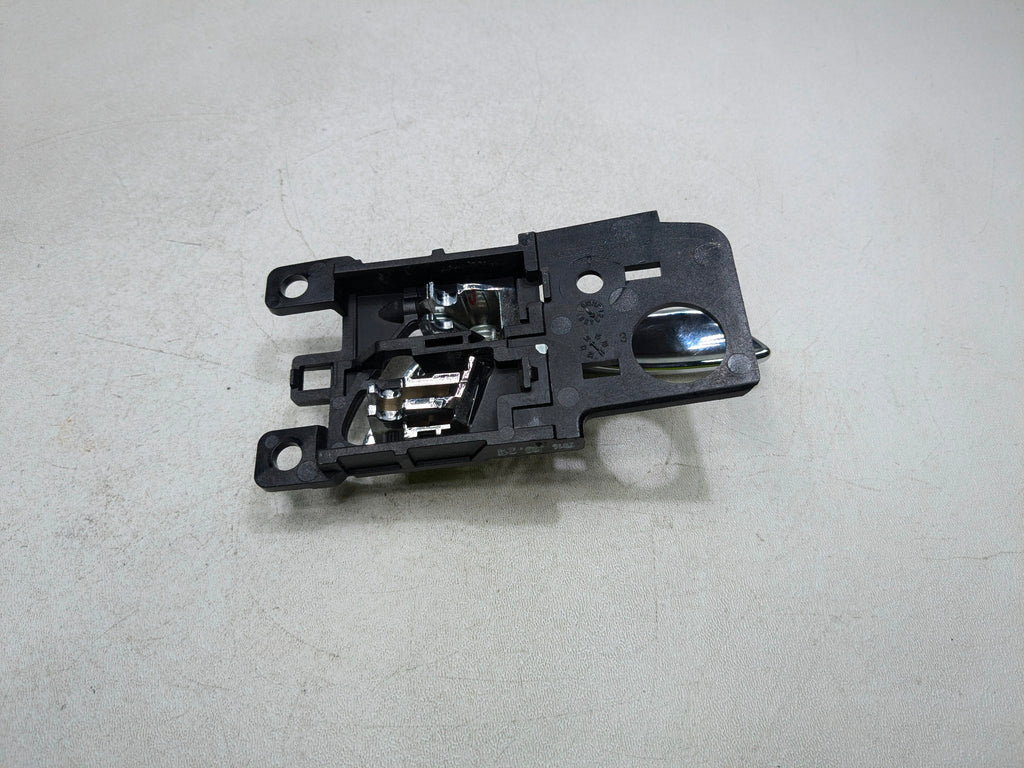 2012 - 2014 HYUNDAI AZERA OEM INTERIOR DOOR HANDLE REAR LEFT DRIVER SIDE