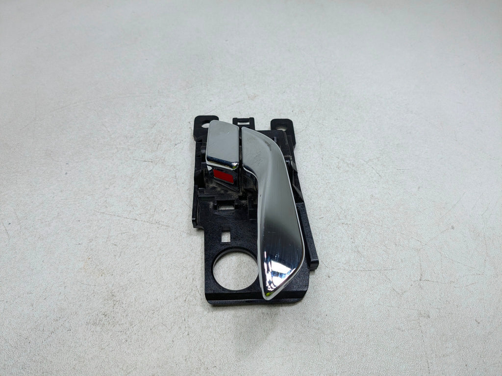 2012 - 2014 HYUNDAI AZERA OEM INTERIOR DOOR HANDLE FRONT RIGHT PASSENGER SIDE