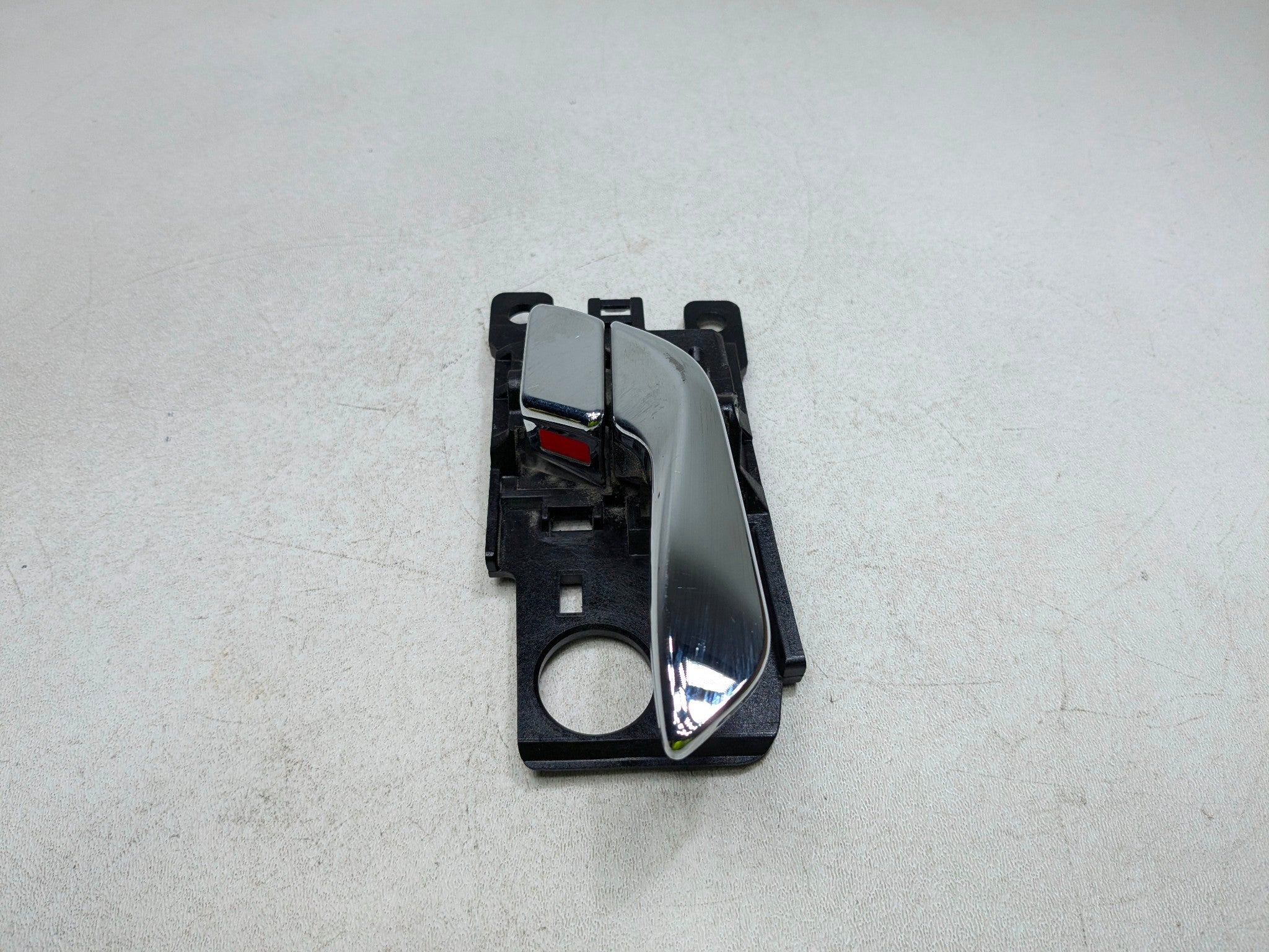 2012 - 2014 HYUNDAI AZERA OEM INTERIOR DOOR HANDLE FRONT RIGHT PASSENGER SIDE