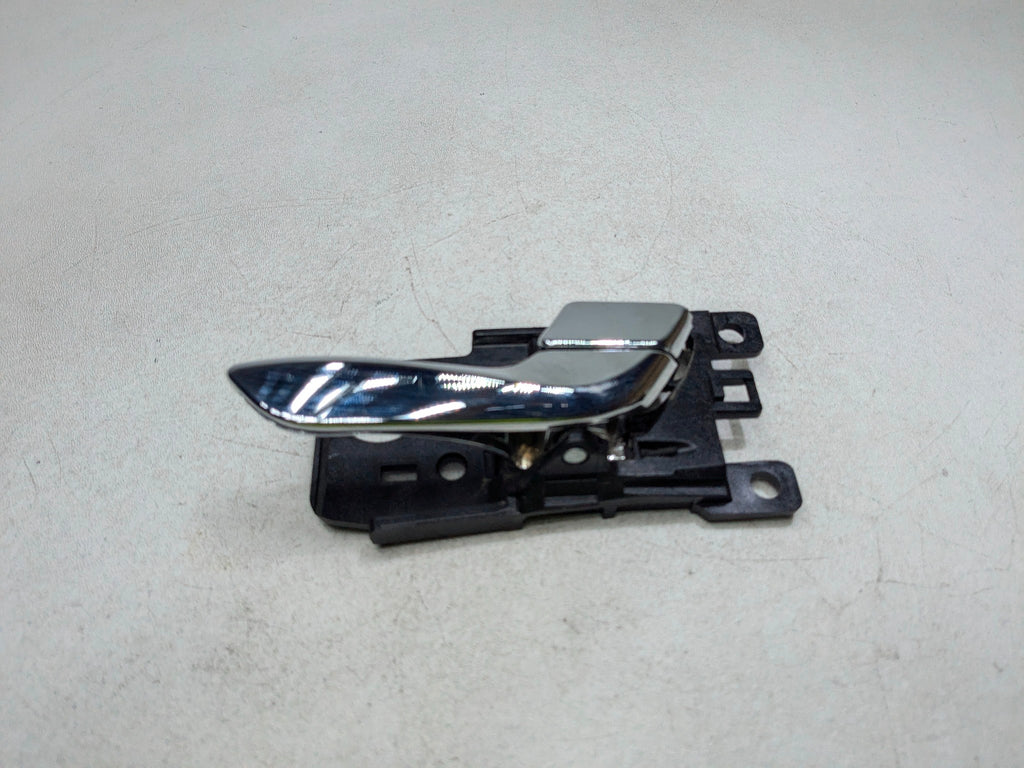 2012 - 2014 HYUNDAI AZERA OEM INTERIOR DOOR HANDLE FRONT RIGHT PASSENGER SIDE