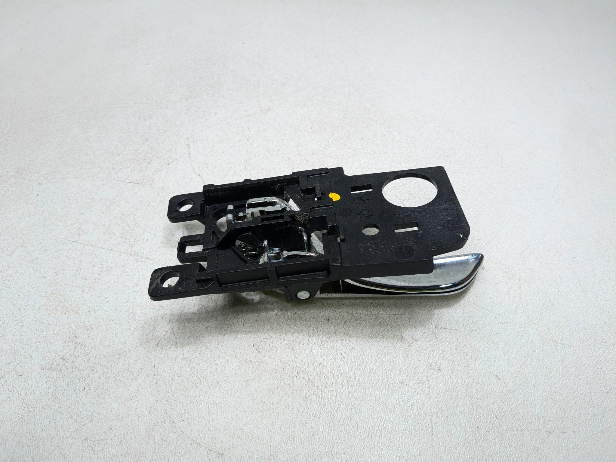 2012 - 2014 HYUNDAI AZERA OEM INTERIOR DOOR HANDLE FRONT RIGHT PASSENGER SIDE