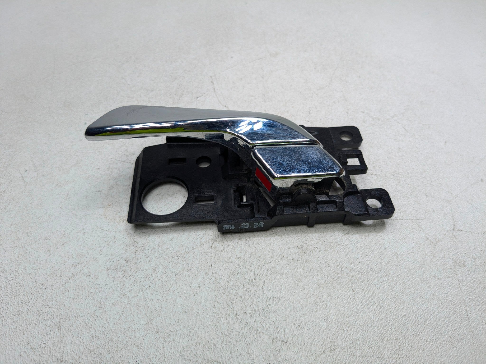2012 - 2014 HYUNDAI AZERA OEM INTERIOR DOOR HANDLE FRONT LEFT DRIVER SIDE