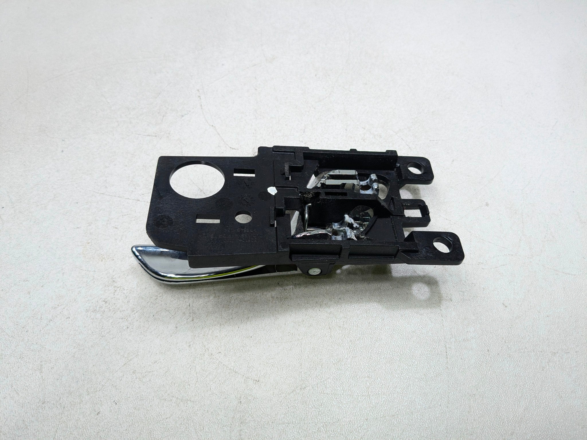 2012 - 2014 HYUNDAI AZERA OEM INTERIOR DOOR HANDLE FRONT LEFT DRIVER SIDE