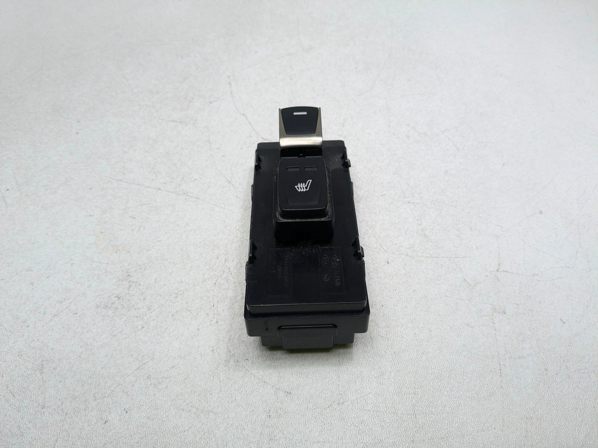 2012 - 2014 HYUNDAI AZERA OEM DOOR CONTROL SWITCH REAR LEFT DRIVER SIDE