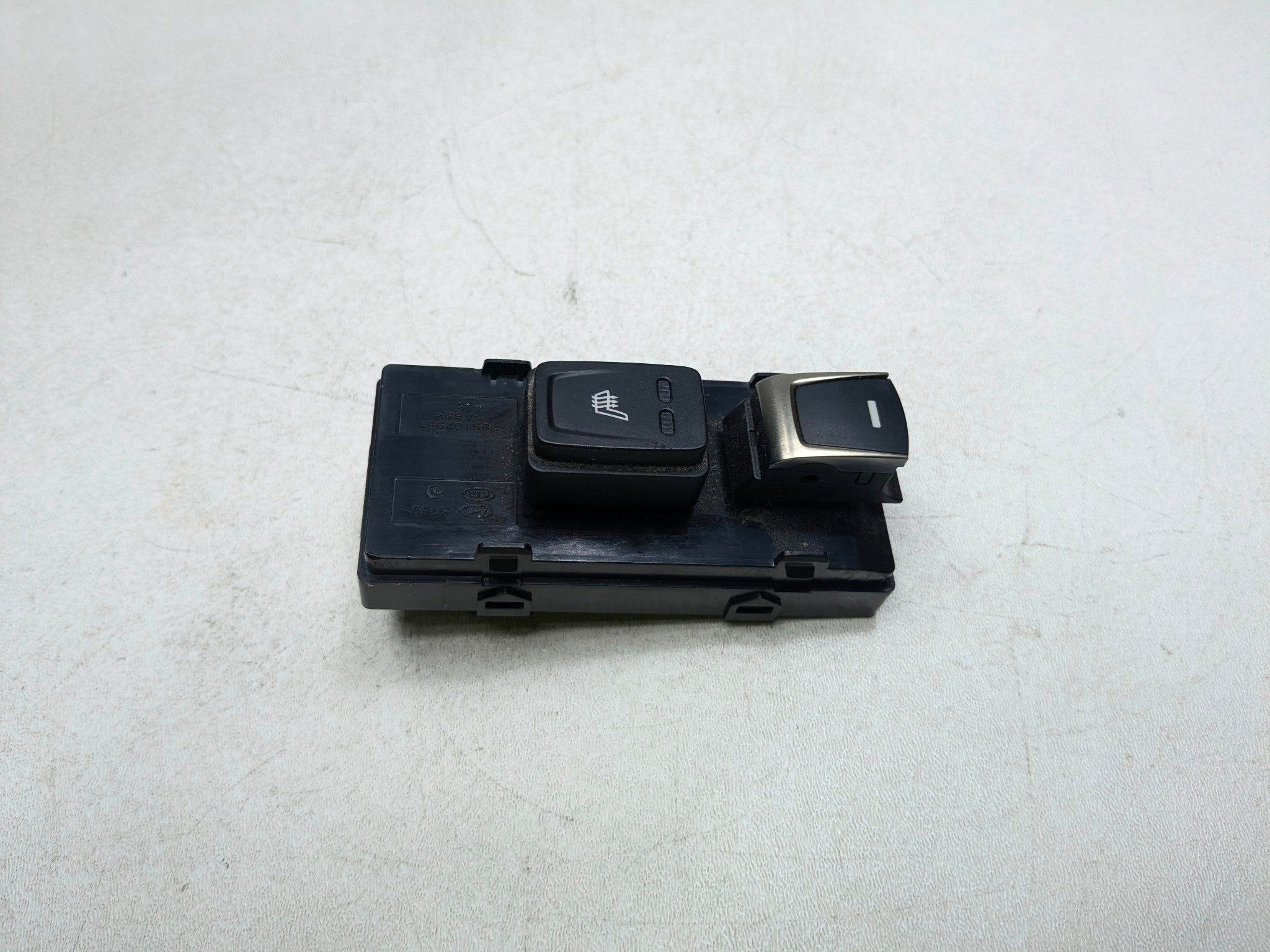 2012 - 2014 HYUNDAI AZERA OEM DOOR CONTROL SWITCH REAR LEFT DRIVER SIDE