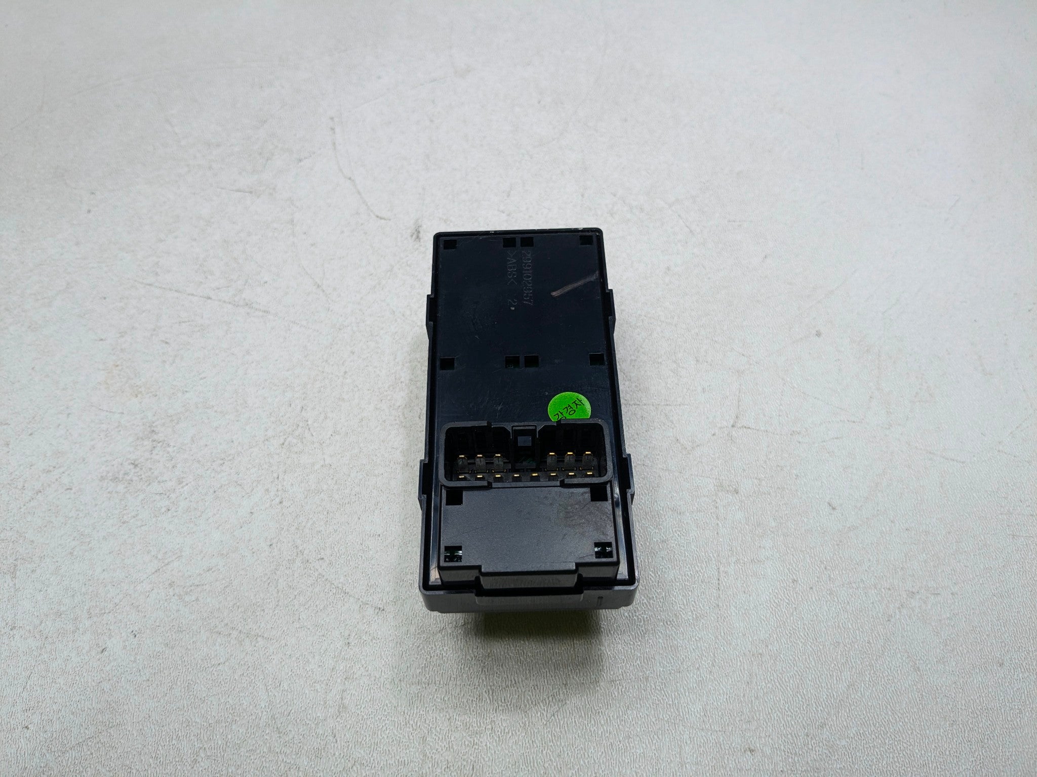 2012 - 2014 HYUNDAI AZERA OEM DOOR CONTROL SWITCH REAR LEFT DRIVER SIDE
