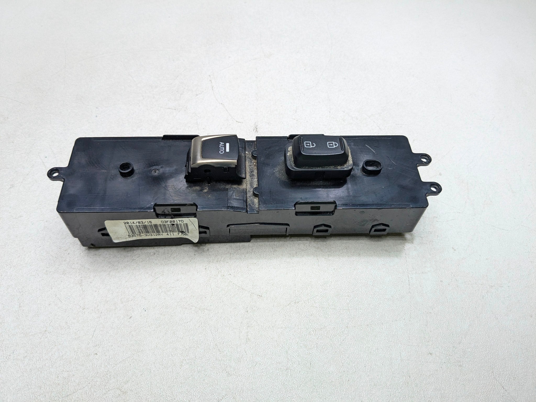 2012 - 2014 HYUNDAI AZERA OEM DOOR WINDOW SWITCH ASSEMBLY FRONT RIGHT SIDE