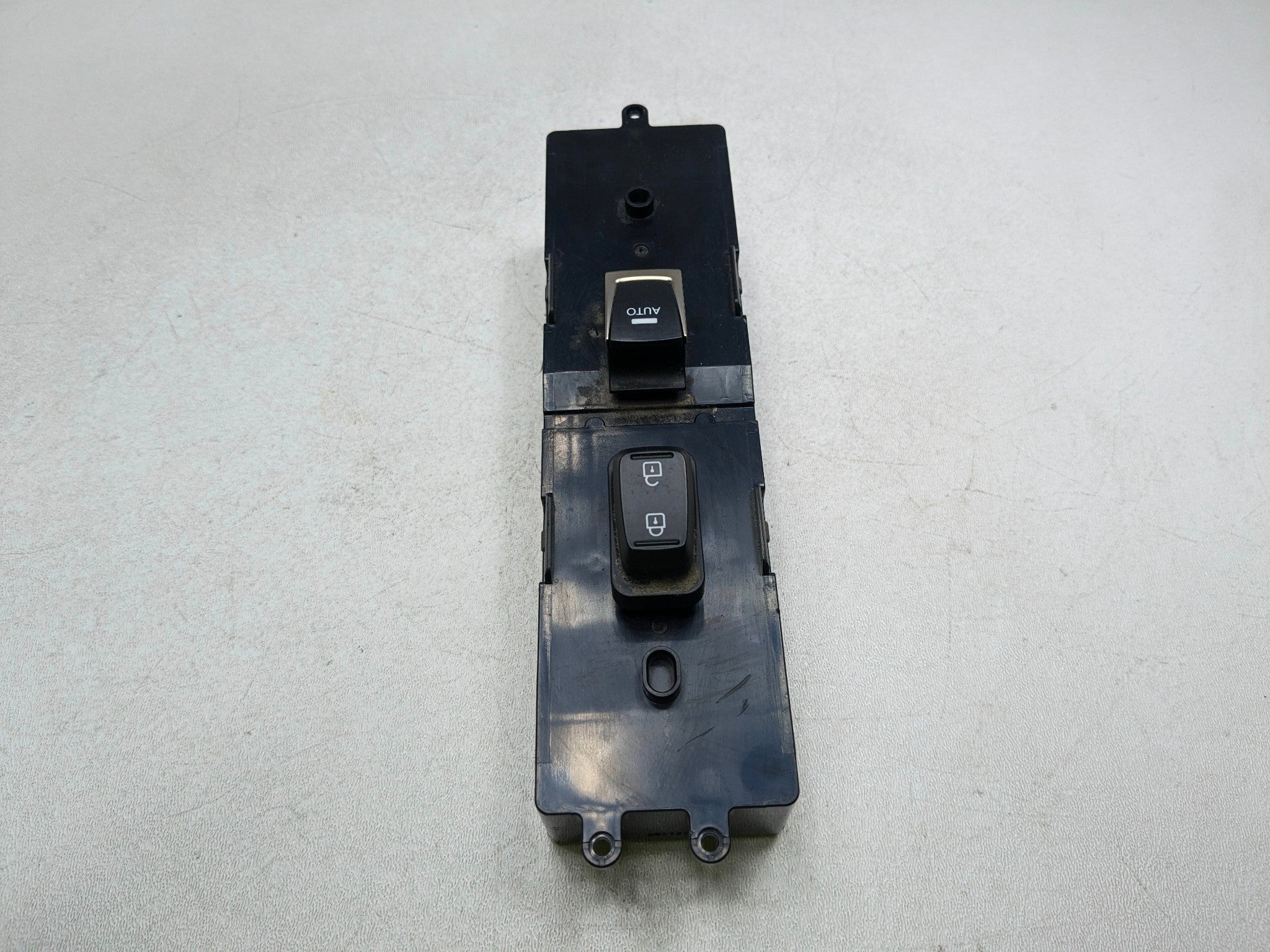 2012 - 2014 HYUNDAI AZERA OEM DOOR WINDOW SWITCH ASSEMBLY FRONT RIGHT SIDE