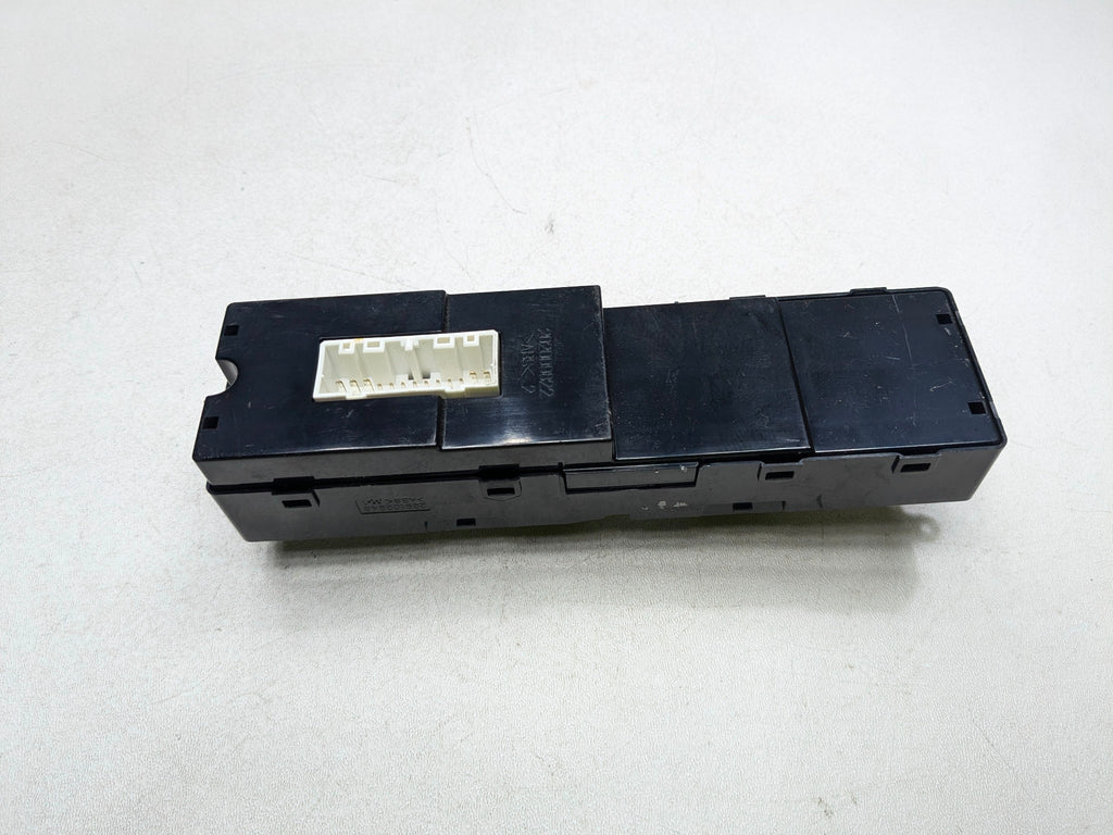 2012 - 2014 HYUNDAI AZERA OEM DOOR WINDOW SWITCH ASSEMBLY FRONT RIGHT SIDE