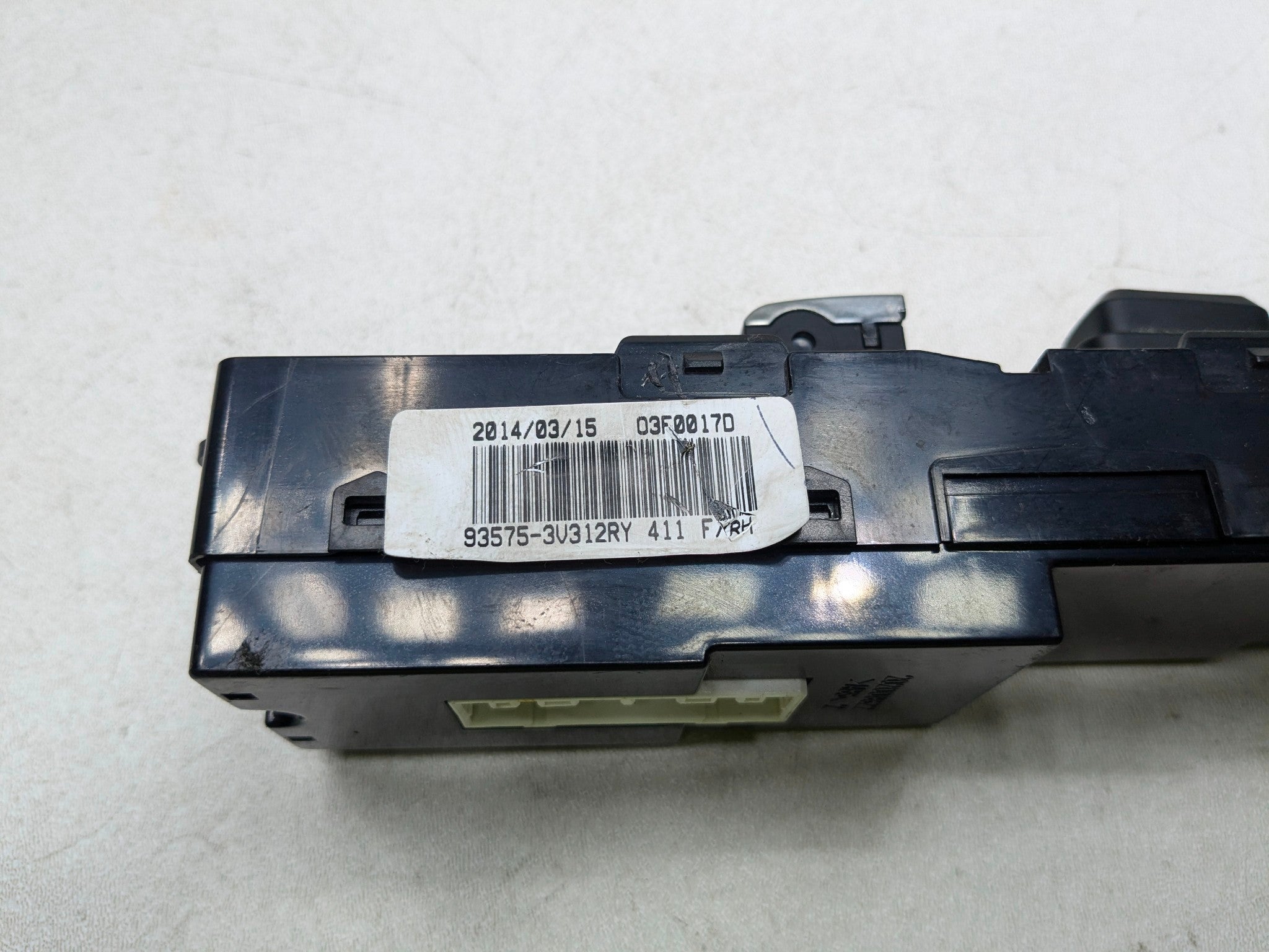2012 - 2014 HYUNDAI AZERA OEM DOOR WINDOW SWITCH ASSEMBLY FRONT RIGHT SIDE