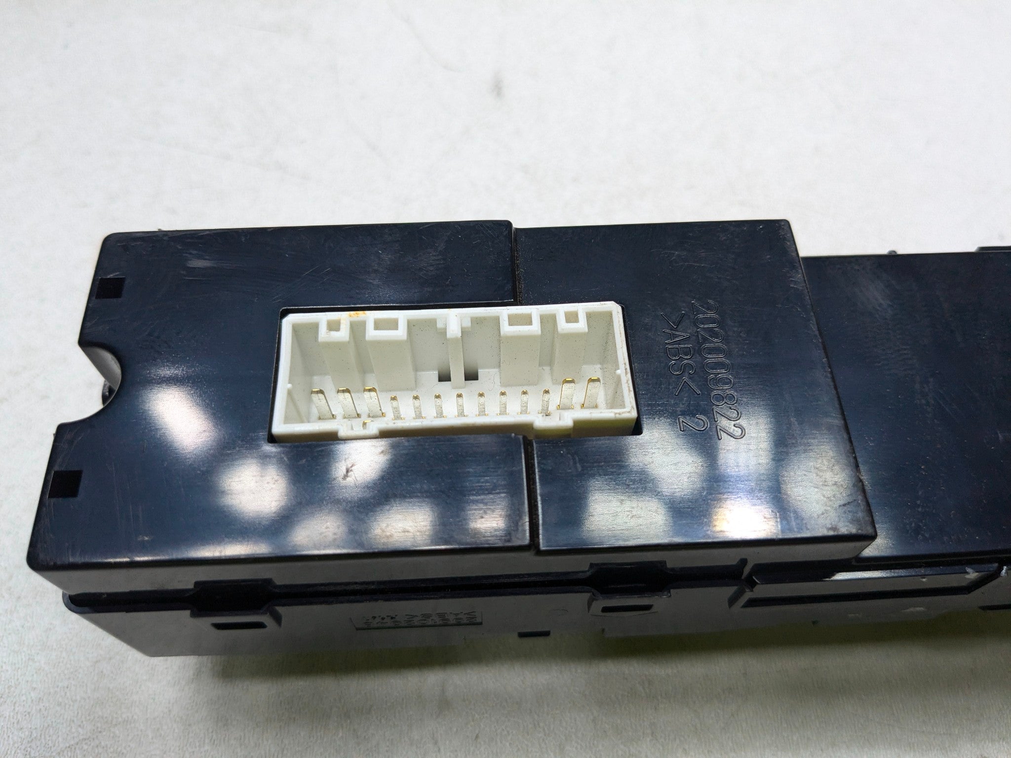 2012 - 2014 HYUNDAI AZERA OEM DOOR WINDOW SWITCH ASSEMBLY FRONT RIGHT SIDE