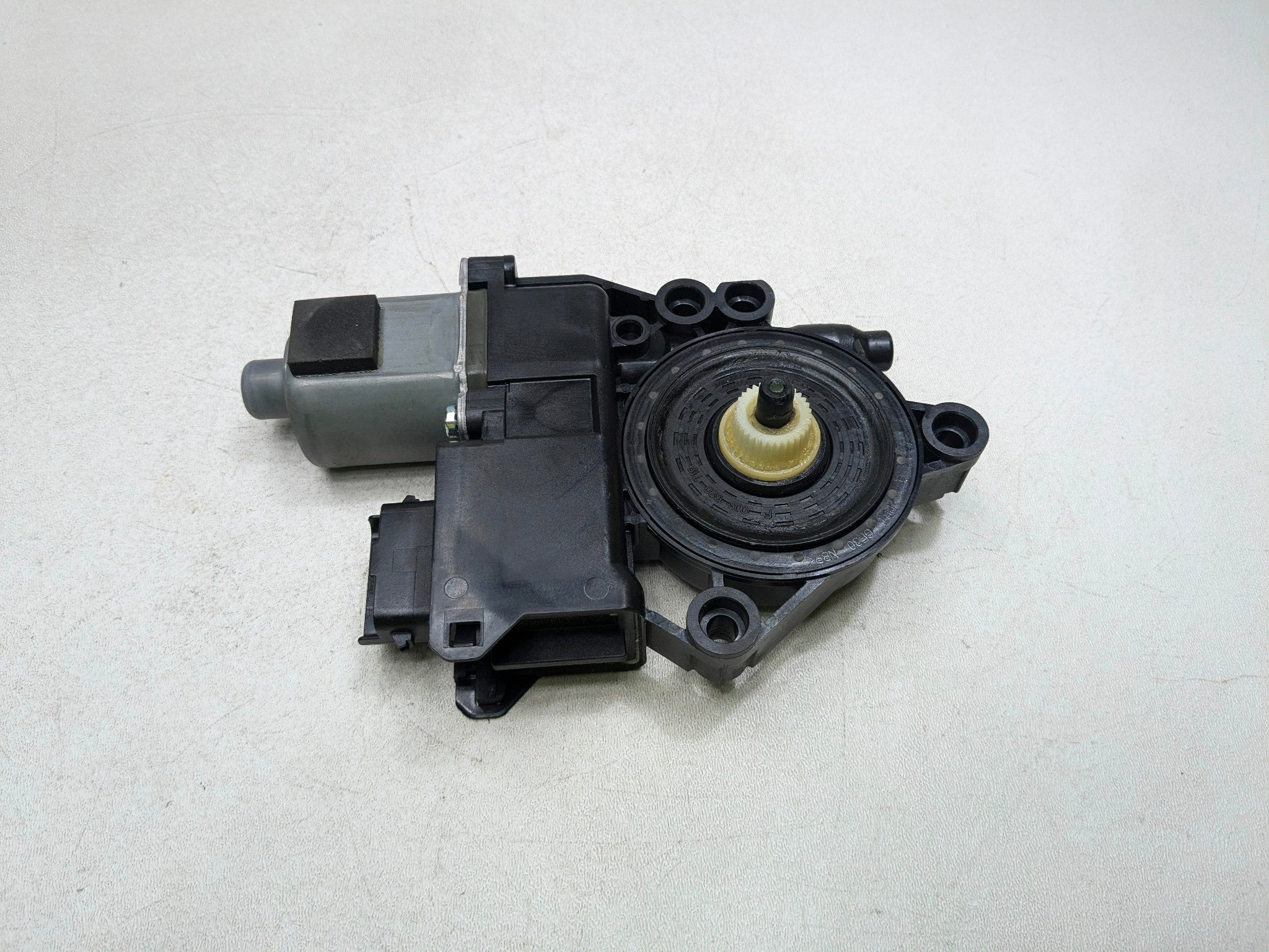 2012 - 2014 HYUNDAI AZERA OEM POWER WINDOW MOTOR FRONT RIGHT PASSENGER SIDE